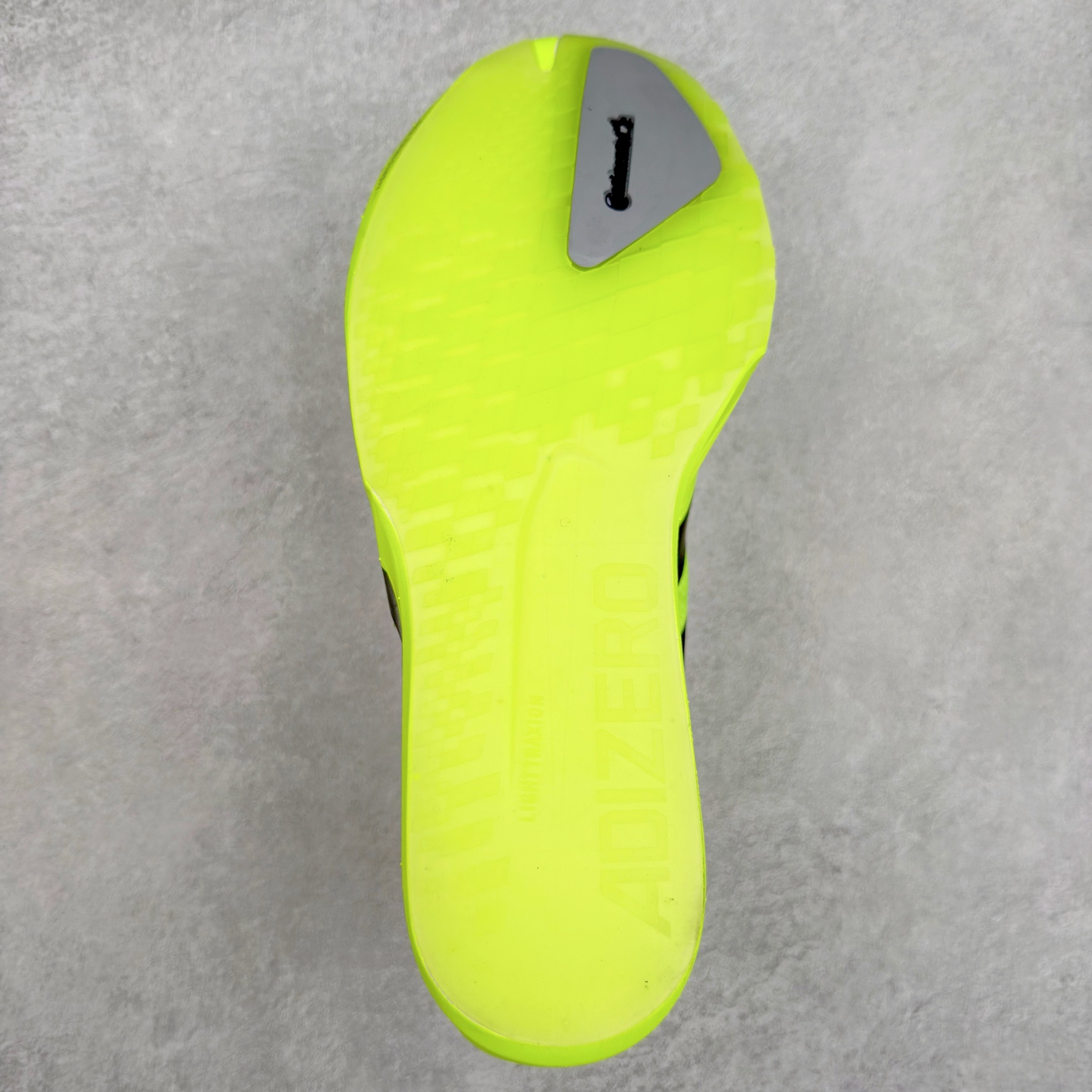 图片[9]-AD Adizero Adios 9 M 阿迪超轻透气缓震跑鞋 IH5066 马牌橡胶大底+超临界爆米花中底+尼龙抗扭片 此款是ADIOS系列最轻的鞋 41 单只170克 整体外观造型与adiZero Adios Pro EVO 1非常相似 中底配置方面搭载全掌Lightstrike Pro 鞋面采用透气网面示人 契合日常训练鞋的定位 更加耐用 外底给到了马牌橡胶 及上代竞速旗舰adidas Adizero Adios Pro 3区域分布 尺码：36 36.5 37 38 38.5 39 40 40.5 41 42 42.5 43 44 44.5 45-选品中心