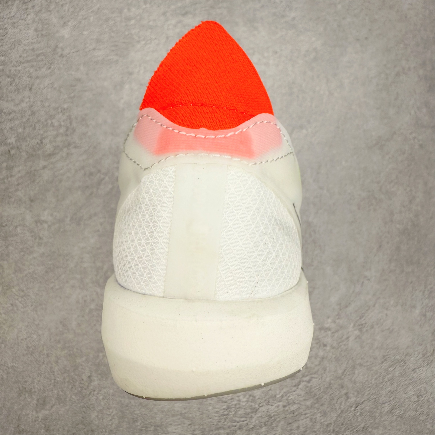 图片[8]-AD Adizero Adios 9 M 阿迪超轻透气缓震跑鞋 IF9419 马牌橡胶大底+超临界爆米花中底+尼龙抗扭片 此款是ADIOS系列最轻的鞋 41 单只170克 整体外观造型与adiZero Adios Pro EVO 1非常相似 中底配置方面搭载全掌Lightstrike Pro 鞋面采用透气网面示人 契合日常训练鞋的定位 更加耐用 外底给到了马牌橡胶 及上代竞速旗舰adidas Adizero Adios Pro 3区域分布 尺码：36 36.5 37 38 38.5 39 40 40.5 41 42 42.5 43 44 44.5 45-选品中心