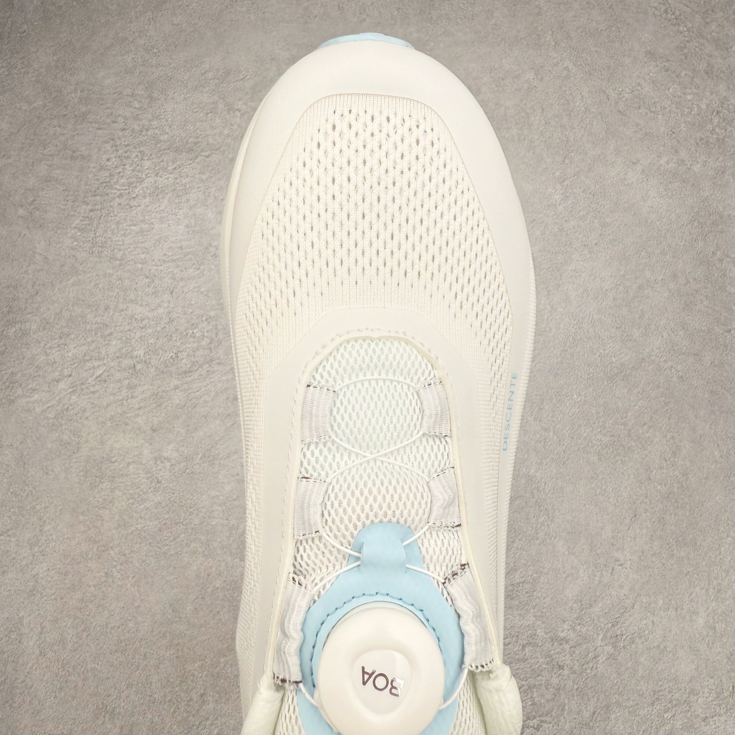 图片[4]-＃HP DESCENTE RUNNING 迪桑特系列 DFLUID流体BOA系带回弹低帮运动跑步鞋 DESCENTE（迪桑特）创立于1935年，品牌名取自法语词汇，意为“滑降”。品牌箭头标识代表滑雪的三种技术“高速直线滑行”、“穿越”和“侧滑”，也寓意品牌在打造高端专业运动产品中不断追求完美的创新精神，致力于成为中国高端专业滑雪、综训、女子、铁人三项、高尔夫的第一品牌。尺码：39 40 40.5 41 42 42.5 43 44 44.5 45-选品中心