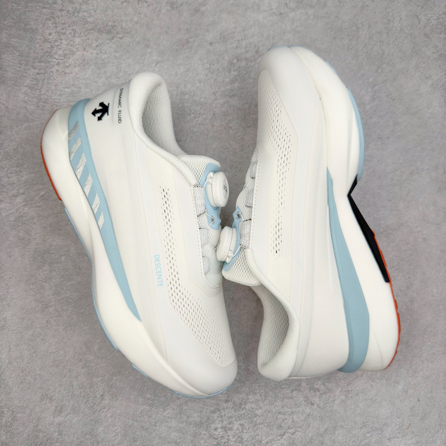 图片[3]-＃HP DESCENTE RUNNING 迪桑特系列 DFLUID流体BOA系带回弹低帮运动跑步鞋 DESCENTE（迪桑特）创立于1935年，品牌名取自法语词汇，意为“滑降”。品牌箭头标识代表滑雪的三种技术“高速直线滑行”、“穿越”和“侧滑”，也寓意品牌在打造高端专业运动产品中不断追求完美的创新精神，致力于成为中国高端专业滑雪、综训、女子、铁人三项、高尔夫的第一品牌。尺码：39 40 40.5 41 42 42.5 43 44 44.5 45-选品中心