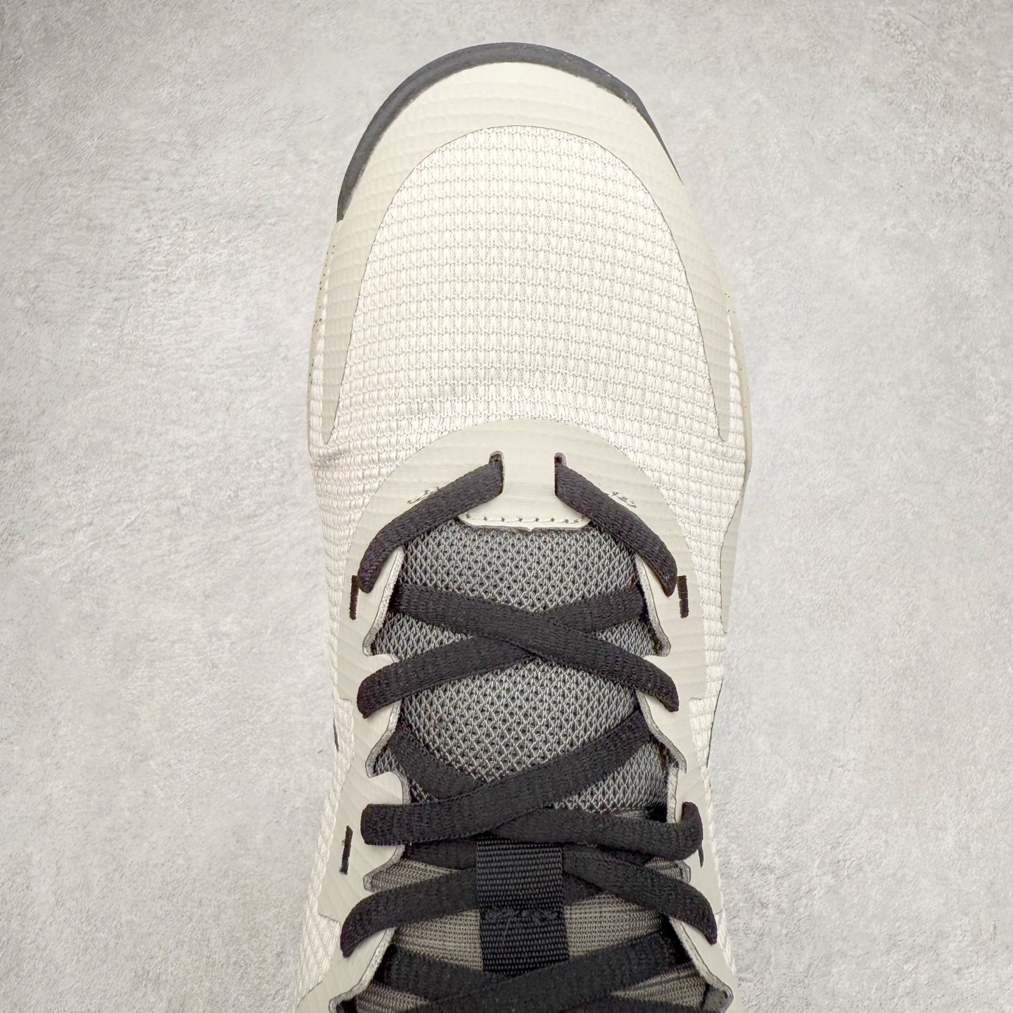 图片[4]-NK Air Max Alpha Trainer 5 阿尔法 半掌气垫运动鞋 DM0829-013 简约大方的造型设计 给人以随性休闲的时尚格调 穿着舒适轻便 运动灵活自如 满足日常个性穿搭 尺码：36 36.5 37.5 38 38.5 39 40 40.5 41 42 42.5 43 44 45-选品中心