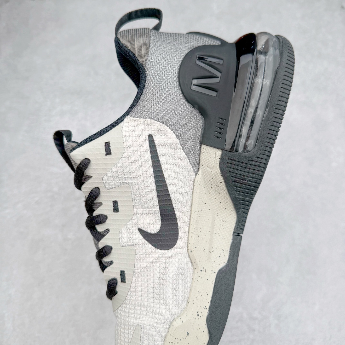 图片[7]-NK Air Max Alpha Trainer 5 阿尔法 半掌气垫运动鞋 DM0829-013 简约大方的造型设计 给人以随性休闲的时尚格调 穿着舒适轻便 运动灵活自如 满足日常个性穿搭 尺码：36 36.5 37.5 38 38.5 39 40 40.5 41 42 42.5 43 44 45-选品中心