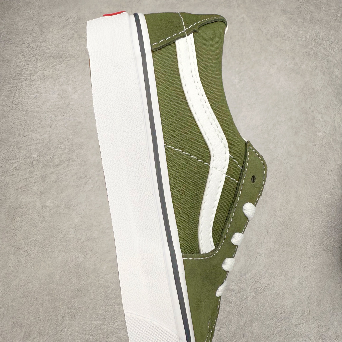 图片[6]-Vans SK8-Low 草绿色 全新一代 低帮硫化帆布鞋 该鞋款以白线勾勒出整体造型效果，绿色帆布鞋面打造整体鞋身，以SK8-low鞋身为蓝本，风格极具辨识度，上脚凸显穿搭功力 货号：VN0A4UUK0FI 尺码：35 36 36.5 37 38 38.5 39 40 40.5 41 42 42.5 43 44-选品中心