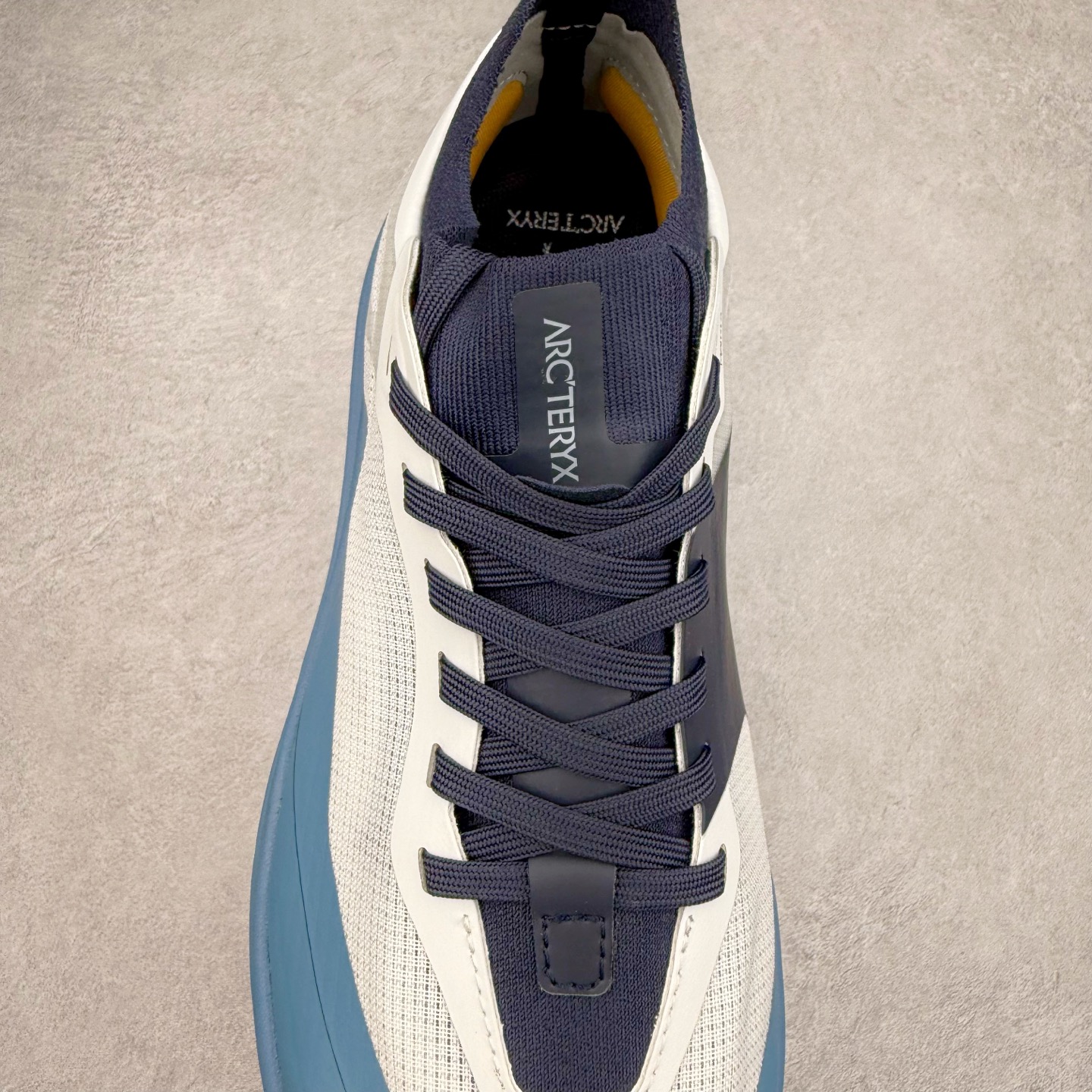 图片[5]-＃HP Arcteryx SYLAN 始祖鸟户外防水透气低帮徒步登山鞋 Arcteryx中文名始祖鸟 加拿大户外服饰品牌 1989年创立于加拿大温哥华 始祖鸟来自加拿大海岸山脉 植根高山的专业户外品牌 始终秉承对精湛设计和工艺孜孜以求的准则 从1989年创立至今 Arcteryx始终不断在产品设计与做工上不惜工本 以满足始祖鸟的标准 品质、设计以及精简的理念造就了其良好的性能 并能满足严苛环境下的使用需求 尺码：39 40 41 42 43 44 45-选品中心