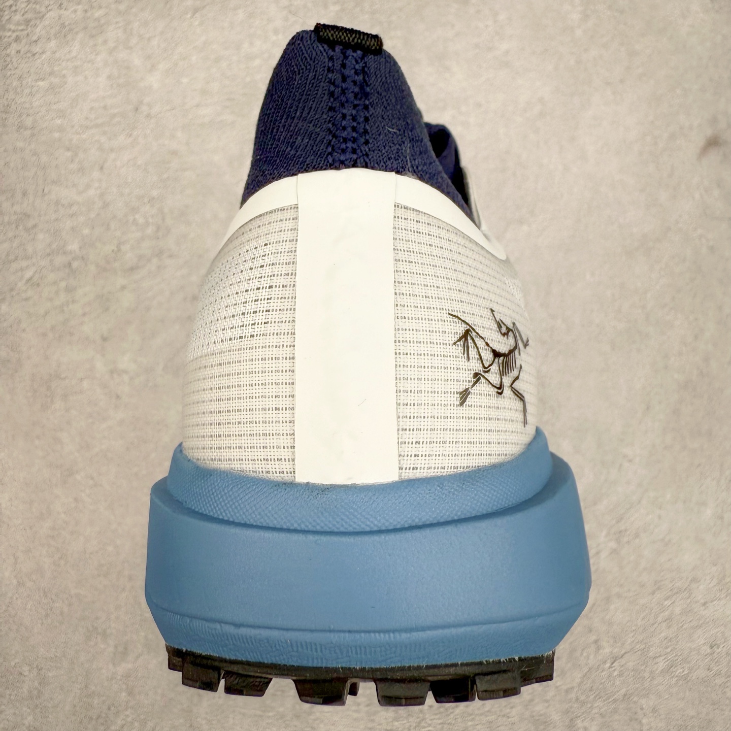 图片[8]-＃HP Arcteryx SYLAN 始祖鸟户外防水透气低帮徒步登山鞋 Arcteryx中文名始祖鸟 加拿大户外服饰品牌 1989年创立于加拿大温哥华 始祖鸟来自加拿大海岸山脉 植根高山的专业户外品牌 始终秉承对精湛设计和工艺孜孜以求的准则 从1989年创立至今 Arcteryx始终不断在产品设计与做工上不惜工本 以满足始祖鸟的标准 品质、设计以及精简的理念造就了其良好的性能 并能满足严苛环境下的使用需求 尺码：39 40 41 42 43 44 45-选品中心