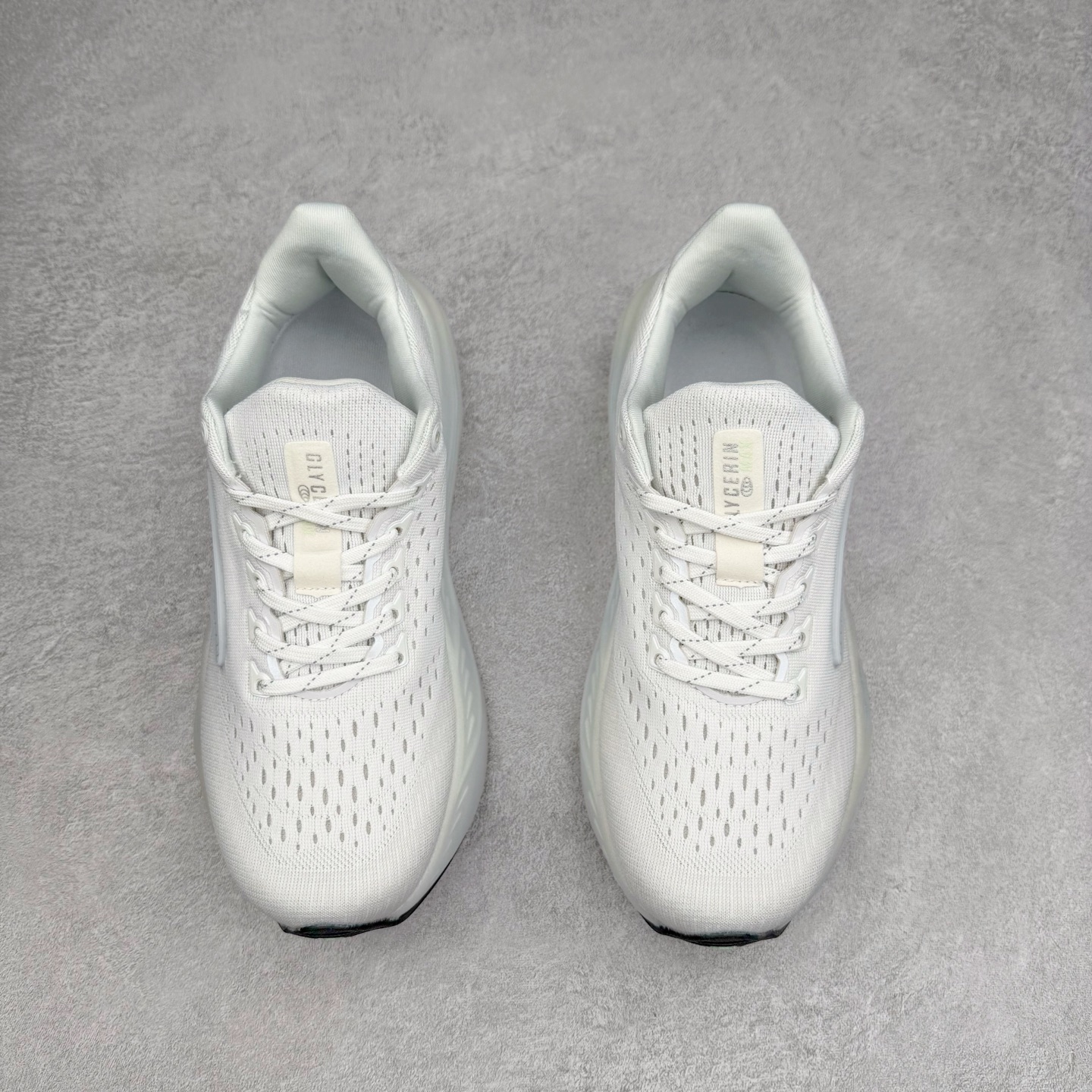 图片[2]-Brooks布鲁克斯 Ghost Max 2 运动舒适防滑耐磨低帮跑步鞋 实拍调校N版已经零色差零失真 百分百还原实物色彩所见即所得 不存在货不对板色差等低级问题 选购参考实物拍摄 不混卖不参货 只用心做好货严格选品 承诺混一赔十 尺码：36 36.5 37.5 38 38.5 39 40 40.5 41 42 42.5 43 44 44.5 45-选品中心