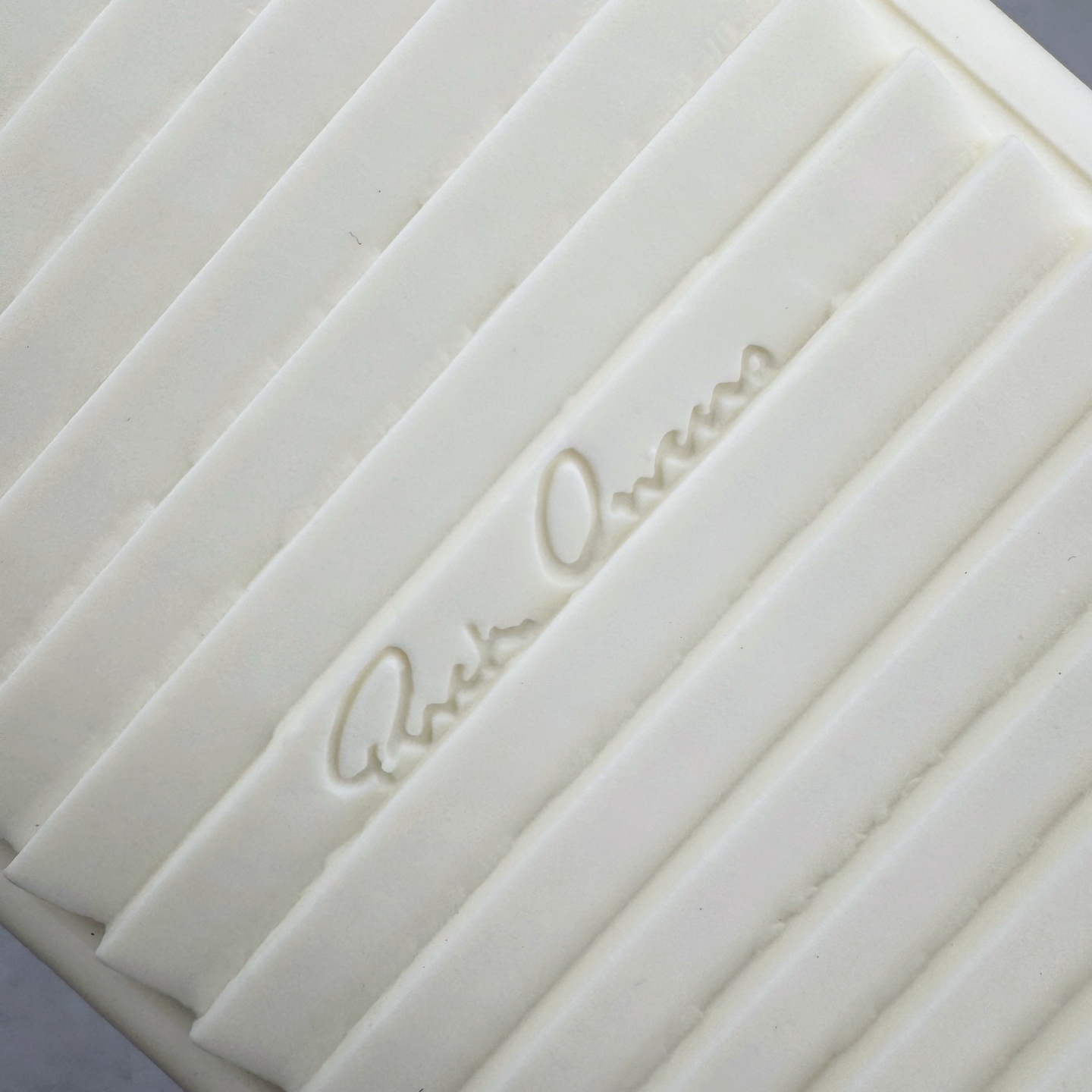 图片[19]-＃DG纯原 Rick Owens Edfu 瑞克·欧文斯低帮皮面时尚运动板鞋 黑棕疯狂绑带 二级市场已经7K以上 平台客户随意卖四位数 RO广东原厂出品 纯原天花板 原版一比一复刻 冲正绝不翻车 还原度达到百分之98以上 原楦开发纸版版型 ZP拆解原版1：1复模裁片纸版 力求做到0错位 这样才能达到和zp一致的鞋型味道 采用进口cnc数控机床开发对版独家tpu奶香大底 区别于市场所有版本 zp同源全头层粒面小牛皮 达到和zp一致手感 原厂进口细纹布 万邦订购原厂高弹粉红色海绵 内里搭配软质细腻羊皮 TPU高密度大底 软硬度透光度高已经测试和原版一致 尺码：36 37 38 39 40 41 42 43 44 45 46-选品中心