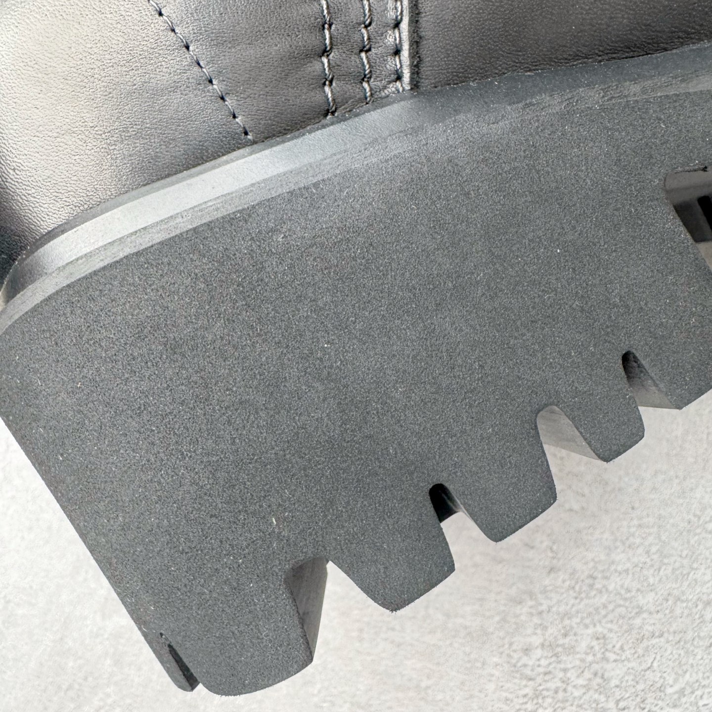 图片[13]-＃GD广顶 Balenciaga Stomper 巴黎世家时尚系带牛皮厚底德比鞋 象征着时尚的前沿 款式典雅而时尚 突显法式高雅气息 众多国内外一线潮流明星上脚加持 舒适鞋面 具有很好的延展性和透气性 外观设计鞋身运用简洁的黑色进行搭配 上脚颜值高 鞋跟耐磨性强 不易打滑 尺码：39-45（偏大一码）-选品中心