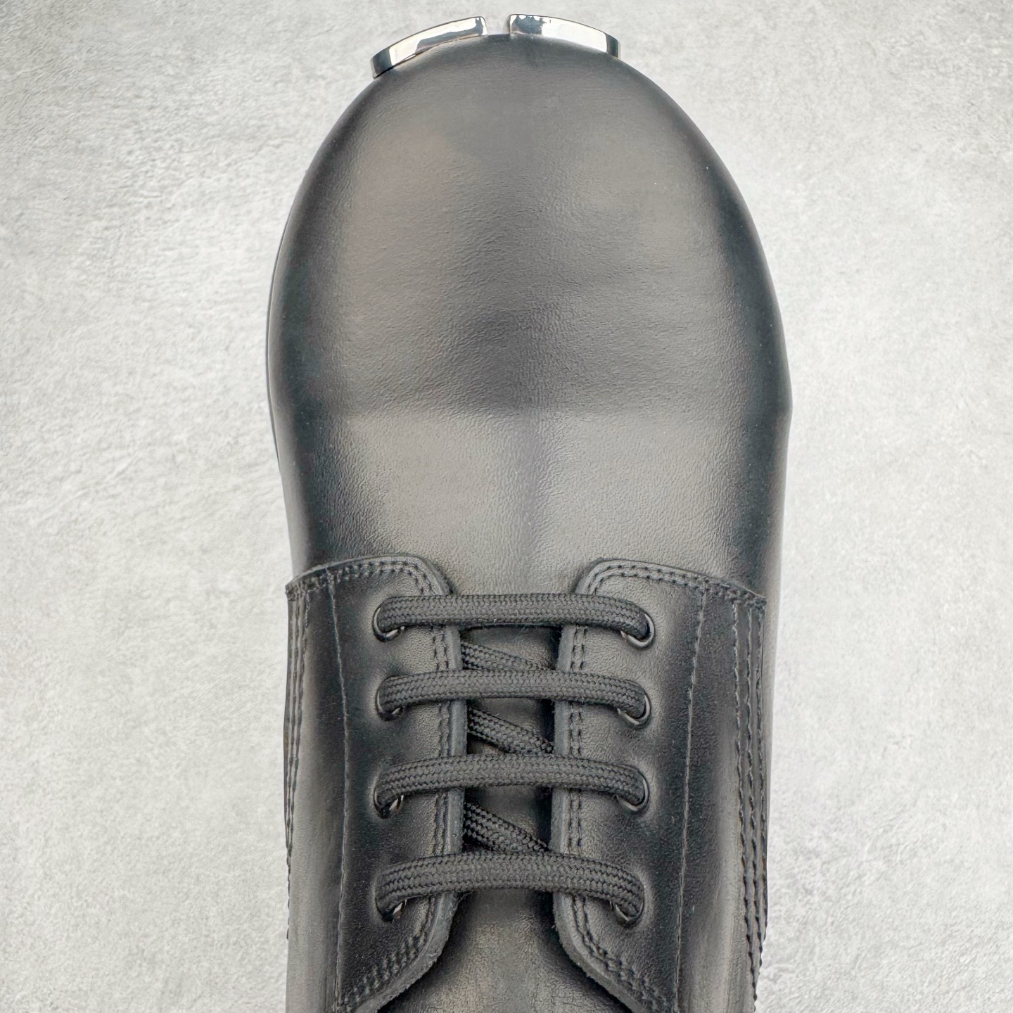 图片[4]-＃GD广顶 Balenciaga Stomper 巴黎世家时尚系带牛皮厚底德比鞋 象征着时尚的前沿 款式典雅而时尚 突显法式高雅气息 众多国内外一线潮流明星上脚加持 舒适鞋面 具有很好的延展性和透气性 外观设计鞋身运用简洁的黑色进行搭配 上脚颜值高 鞋跟耐磨性强 不易打滑 尺码：39-45（偏大一码）-选品中心