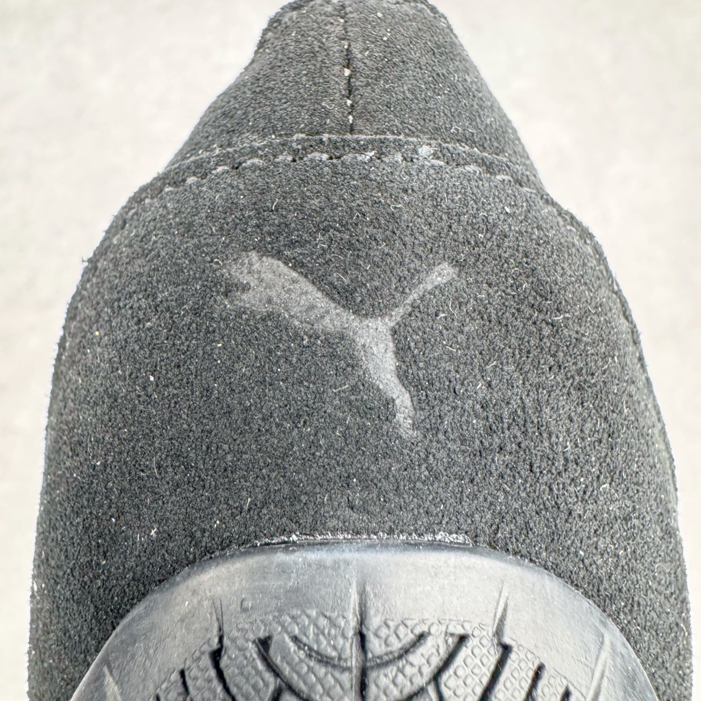 图片[18]-＃S2 PUMA Speedcat Ballerina 彪马柔软舒适防滑耐磨低帮生活休闲鞋芭蕾舞鞋单鞋玛丽珍鞋 这次，PUMA决定再对Speedcat来一次创新，以芭蕾舞鞋为灵感，将芭蕾舞鞋的灵动与轻盈感与赛车鞋融为一体，带来极具个性的全新鞋款Speedcat Ballerina。Speedcat Ballerina由Speedcat去除鞋舌、鞋带以及部分鞋侧位打造而成，鞋带部分被改为如同芭蕾鞋般的交叉弹性带，PUMA的标志依旧设计于鞋侧旁，整个鞋款外观变得更加优雅。Speedcat Ballerina 还汲取了赛车鞋的抓地设计，配备经典橡胶大底。尺码：36 37 37.5 38 38.5 39 40-选品中心