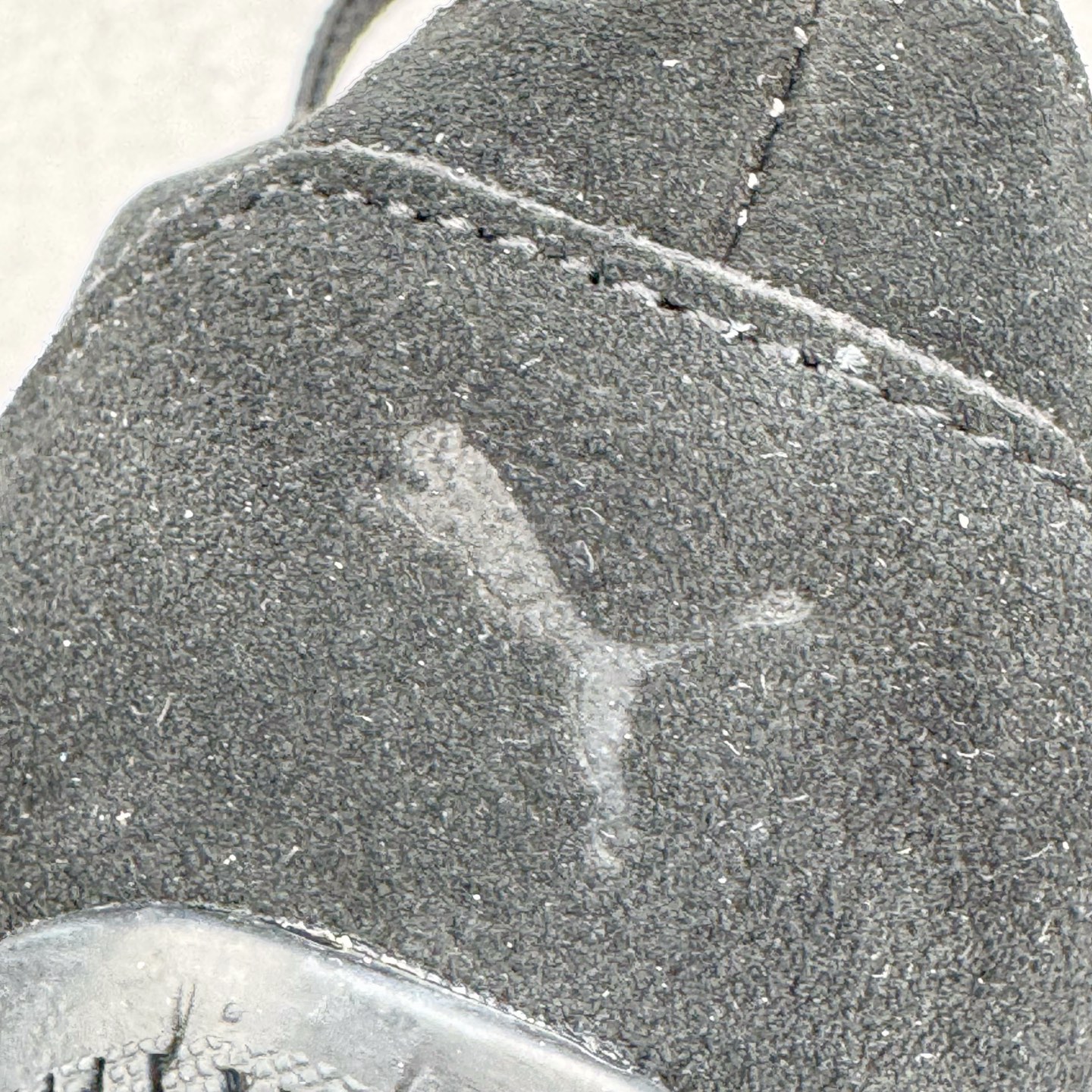 图片[11]-＃S2 PUMA Speedcat Ballerina 彪马柔软舒适防滑耐磨低帮生活休闲鞋芭蕾舞鞋单鞋玛丽珍鞋 这次，PUMA决定再对Speedcat来一次创新，以芭蕾舞鞋为灵感，将芭蕾舞鞋的灵动与轻盈感与赛车鞋融为一体，带来极具个性的全新鞋款Speedcat Ballerina。Speedcat Ballerina由Speedcat去除鞋舌、鞋带以及部分鞋侧位打造而成，鞋带部分被改为如同芭蕾鞋般的交叉弹性带，PUMA的标志依旧设计于鞋侧旁，整个鞋款外观变得更加优雅。Speedcat Ballerina 还汲取了赛车鞋的抓地设计，配备经典橡胶大底。尺码：36 37 37.5 38 38.5 39 40-选品中心