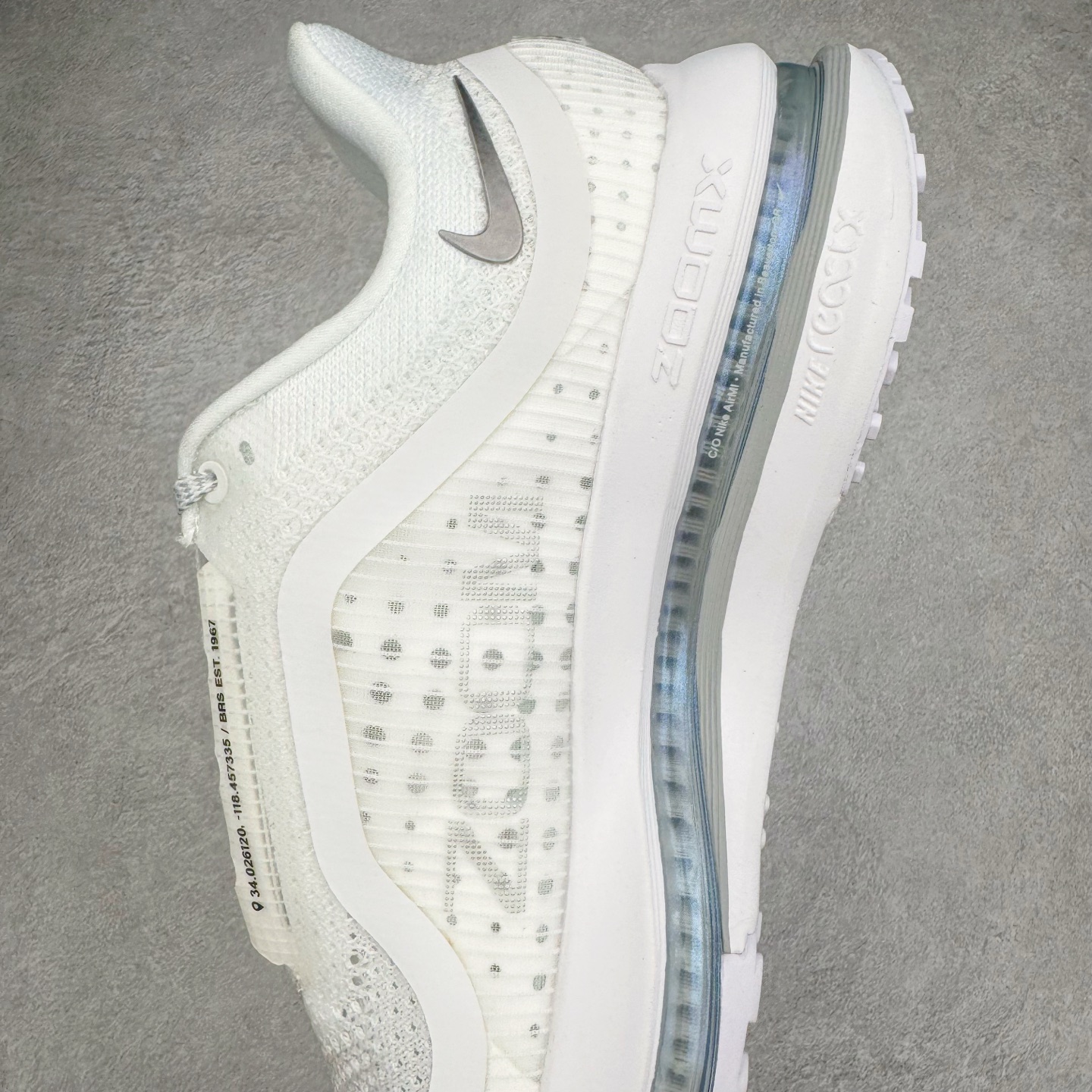 图片[7]-＃纯原 NK Pegasus Premium 飞马全掌气垫跑步运动鞋 HQ2592-102 气垫的究极进化 NIKE2025新王炸 • 在特有Air科技加持下，耐克带来全新Pegasus Premium。这款跑鞋在传承耐克飞马（Pegasus）系列标志性的缓震功能的同时，将首次搭载耐克的塑型可视化Air Zoom气垫单元。• 塑型Air Zoom气垫单元贴合脚部的自然轮廓，帮助跑者在从后跟到脚趾的过渡中能够有效传递力量，带来一种前所未有的轻盈、顺畅回馈体验。中底采用ZoomX泡绵，后跟则使用ReactX泡绵，为跑者提供稳定流畅的推进感。• 塑型可视化Air Zoom气垫单元和精心配置的泡绵组合，让Pegasus Premium成为耐克飞马系列中颇具能量回馈的鞋款。• 全新Pegasus Premium不仅展示了耐克势头强劲的创新周期，证明了其特有的Air科技的强大实力，更体现了耐克倾听和服务运动员的能力。尺码：36 36.5 37.5 38 38.5 39 40 40.5 41 42 42.5 43 44 44.5 45-选品中心