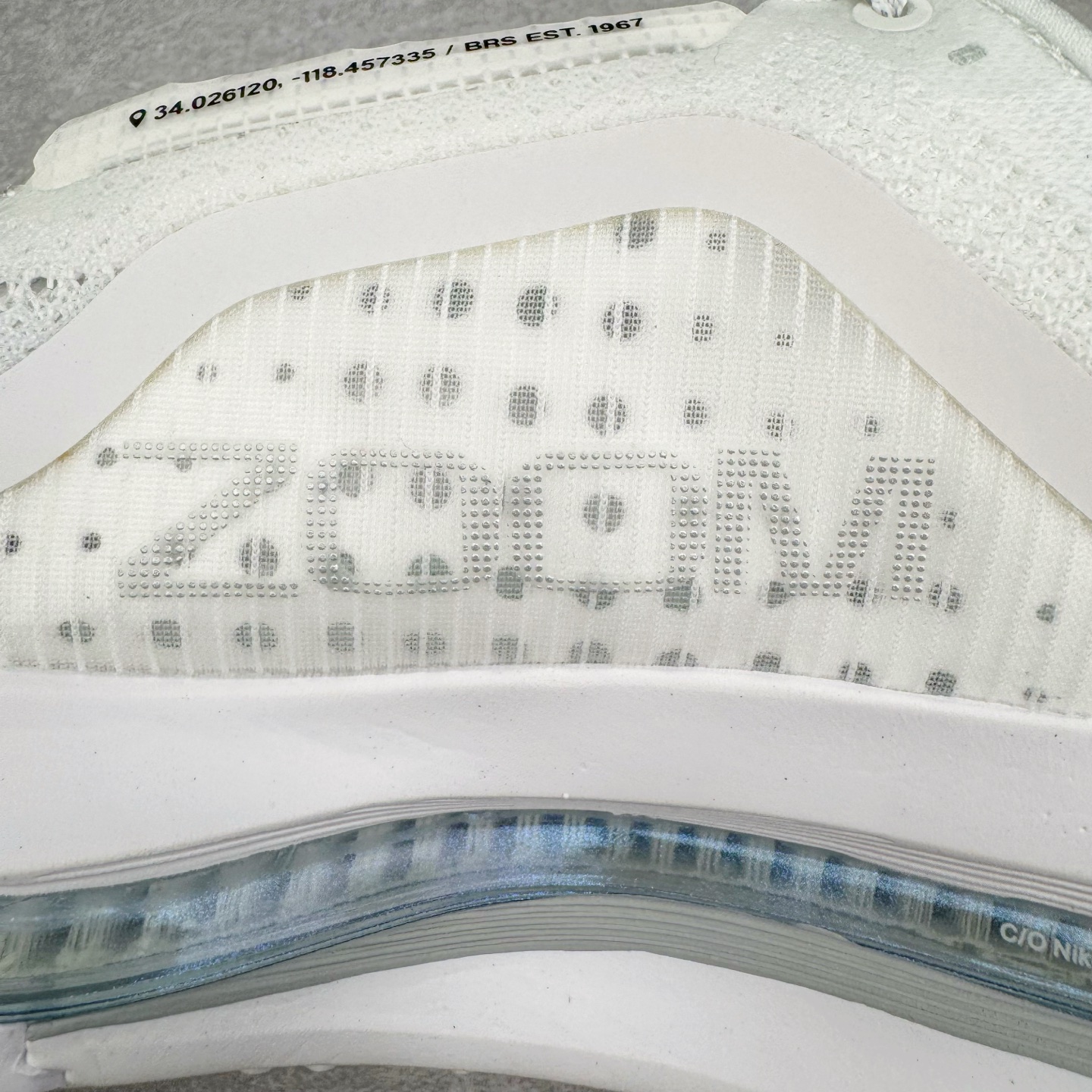 图片[18]-＃纯原 NK Pegasus Premium 飞马全掌气垫跑步运动鞋 HQ2592-102 气垫的究极进化 NIKE2025新王炸 • 在特有Air科技加持下，耐克带来全新Pegasus Premium。这款跑鞋在传承耐克飞马（Pegasus）系列标志性的缓震功能的同时，将首次搭载耐克的塑型可视化Air Zoom气垫单元。• 塑型Air Zoom气垫单元贴合脚部的自然轮廓，帮助跑者在从后跟到脚趾的过渡中能够有效传递力量，带来一种前所未有的轻盈、顺畅回馈体验。中底采用ZoomX泡绵，后跟则使用ReactX泡绵，为跑者提供稳定流畅的推进感。• 塑型可视化Air Zoom气垫单元和精心配置的泡绵组合，让Pegasus Premium成为耐克飞马系列中颇具能量回馈的鞋款。• 全新Pegasus Premium不仅展示了耐克势头强劲的创新周期，证明了其特有的Air科技的强大实力，更体现了耐克倾听和服务运动员的能力。尺码：36 36.5 37.5 38 38.5 39 40 40.5 41 42 42.5 43 44 44.5 45-选品中心