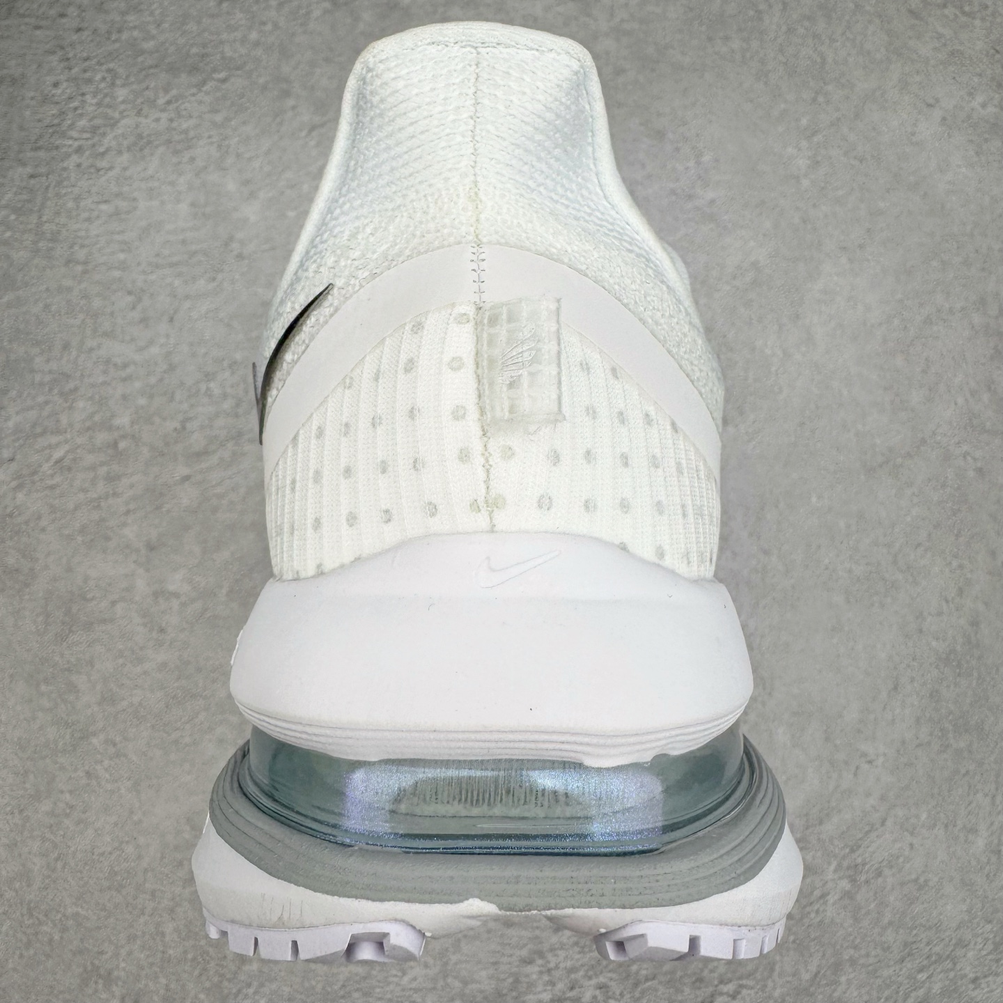 图片[8]-＃纯原 NK Pegasus Premium 飞马全掌气垫跑步运动鞋 HQ2592-102 气垫的究极进化 NIKE2025新王炸 • 在特有Air科技加持下，耐克带来全新Pegasus Premium。这款跑鞋在传承耐克飞马（Pegasus）系列标志性的缓震功能的同时，将首次搭载耐克的塑型可视化Air Zoom气垫单元。• 塑型Air Zoom气垫单元贴合脚部的自然轮廓，帮助跑者在从后跟到脚趾的过渡中能够有效传递力量，带来一种前所未有的轻盈、顺畅回馈体验。中底采用ZoomX泡绵，后跟则使用ReactX泡绵，为跑者提供稳定流畅的推进感。• 塑型可视化Air Zoom气垫单元和精心配置的泡绵组合，让Pegasus Premium成为耐克飞马系列中颇具能量回馈的鞋款。• 全新Pegasus Premium不仅展示了耐克势头强劲的创新周期，证明了其特有的Air科技的强大实力，更体现了耐克倾听和服务运动员的能力。尺码：36 36.5 37.5 38 38.5 39 40 40.5 41 42 42.5 43 44 44.5 45-选品中心