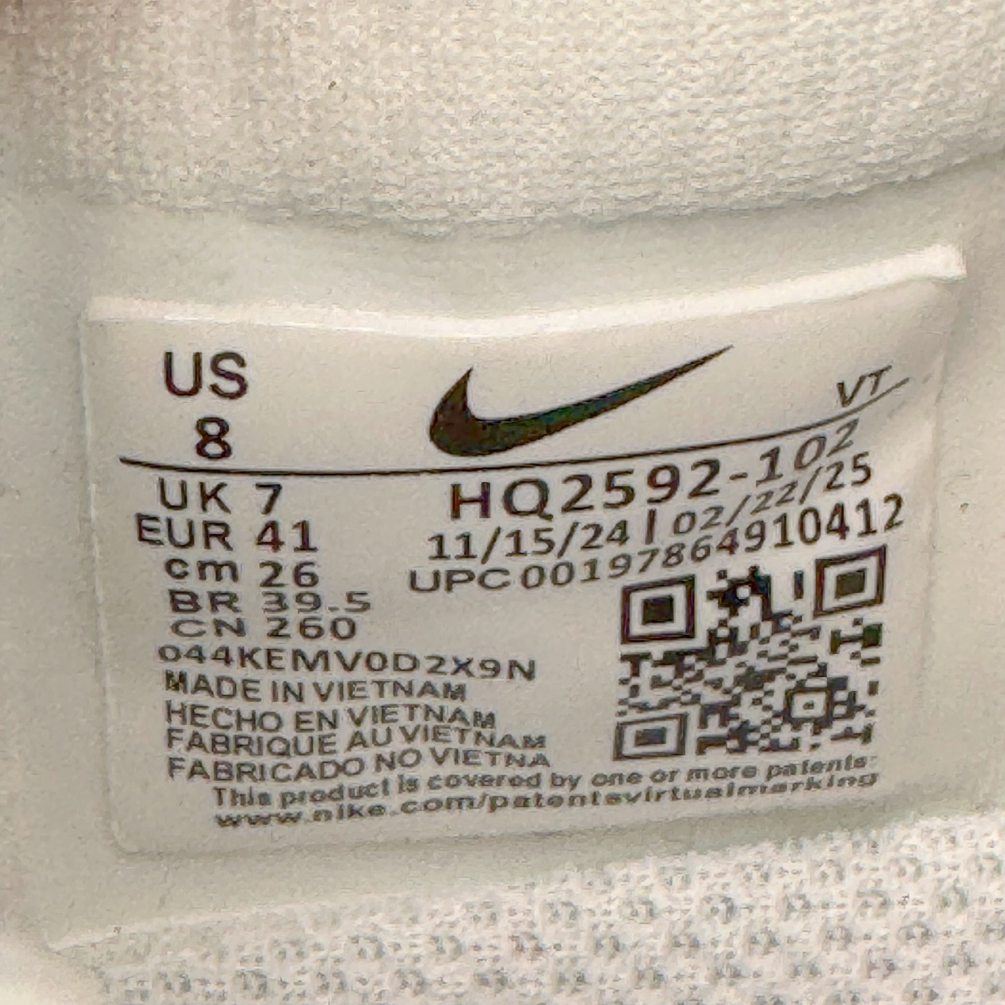 图片[20]-＃纯原 NK Pegasus Premium 飞马全掌气垫跑步运动鞋 HQ2592-102 气垫的究极进化 NIKE2025新王炸 • 在特有Air科技加持下，耐克带来全新Pegasus Premium。这款跑鞋在传承耐克飞马（Pegasus）系列标志性的缓震功能的同时，将首次搭载耐克的塑型可视化Air Zoom气垫单元。• 塑型Air Zoom气垫单元贴合脚部的自然轮廓，帮助跑者在从后跟到脚趾的过渡中能够有效传递力量，带来一种前所未有的轻盈、顺畅回馈体验。中底采用ZoomX泡绵，后跟则使用ReactX泡绵，为跑者提供稳定流畅的推进感。• 塑型可视化Air Zoom气垫单元和精心配置的泡绵组合，让Pegasus Premium成为耐克飞马系列中颇具能量回馈的鞋款。• 全新Pegasus Premium不仅展示了耐克势头强劲的创新周期，证明了其特有的Air科技的强大实力，更体现了耐克倾听和服务运动员的能力。尺码：36 36.5 37.5 38 38.5 39 40 40.5 41 42 42.5 43 44 44.5 45-选品中心