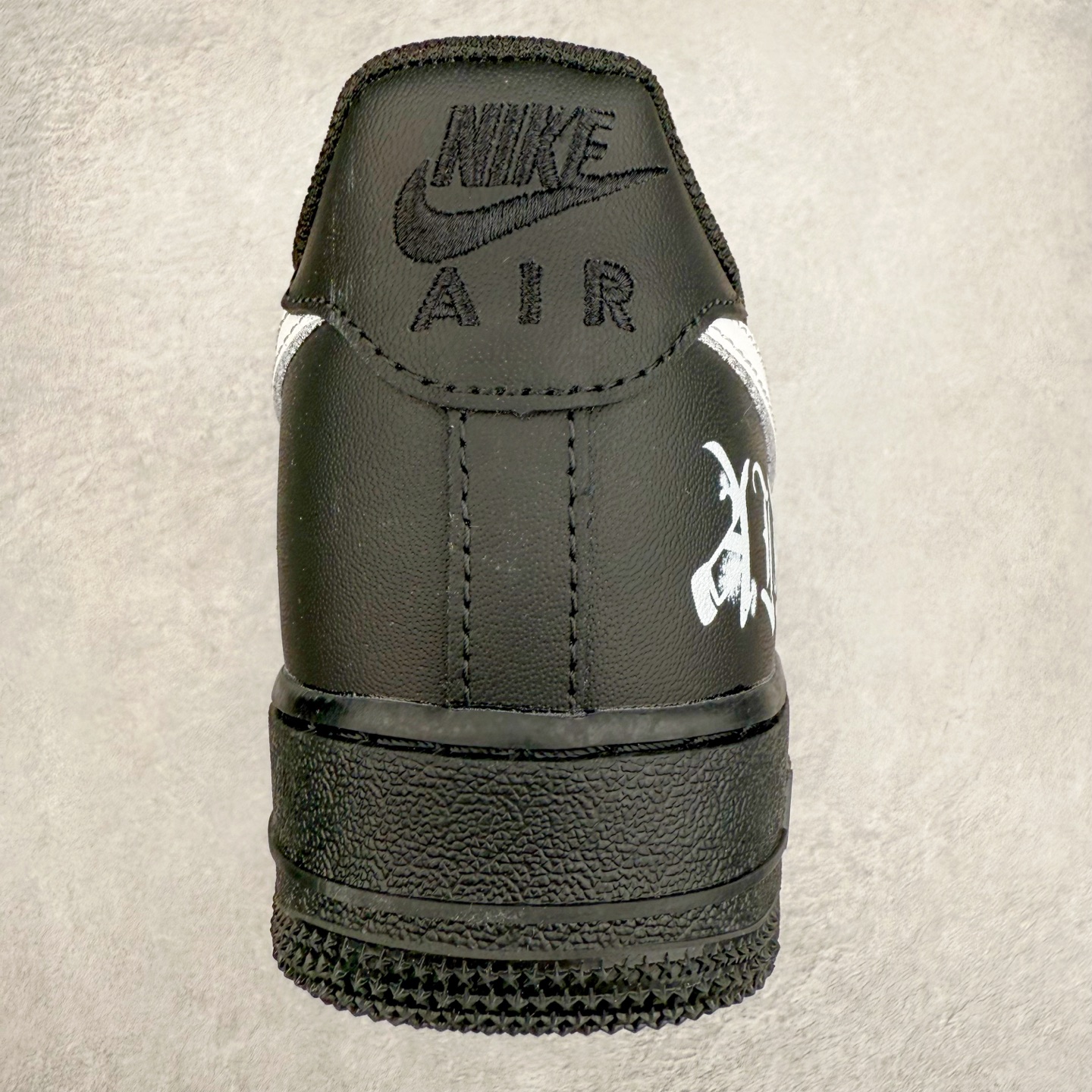 图片[8]-NK Air Force 1´07 Low 空军一号低帮百搭休闲运动板鞋 ZH0316-085 柔软、弹性十足的缓震性能和出色的中底设计 横跨复古与现代的外型结合 造就出风靡全球 三十多年的Force 1 直到今天还深受青睐 实拍调校N版已经零色差零失真 百分百还原实物色彩所见即所得 不存在货不对板色差等低级问题 选购参考实物拍摄 不混卖不参货 只用心做好货严格选品 承诺混一赔十 尺码：36 36.5 37.5 38 38.5 39 40 40.5 41 42 42.5 43 44 44.5 45-选品中心