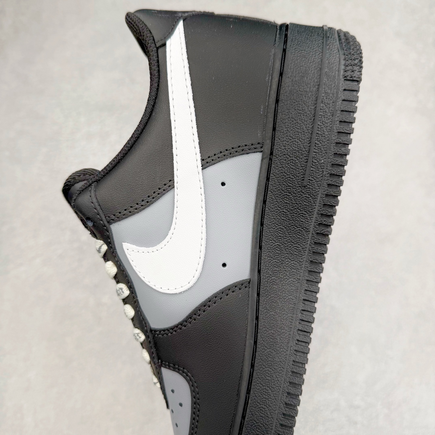 图片[7]-NK Air Force 1´07 Low 空军一号低帮百搭休闲运动板鞋 ZH0316-085 柔软、弹性十足的缓震性能和出色的中底设计 横跨复古与现代的外型结合 造就出风靡全球 三十多年的Force 1 直到今天还深受青睐 实拍调校N版已经零色差零失真 百分百还原实物色彩所见即所得 不存在货不对板色差等低级问题 选购参考实物拍摄 不混卖不参货 只用心做好货严格选品 承诺混一赔十 尺码：36 36.5 37.5 38 38.5 39 40 40.5 41 42 42.5 43 44 44.5 45-选品中心