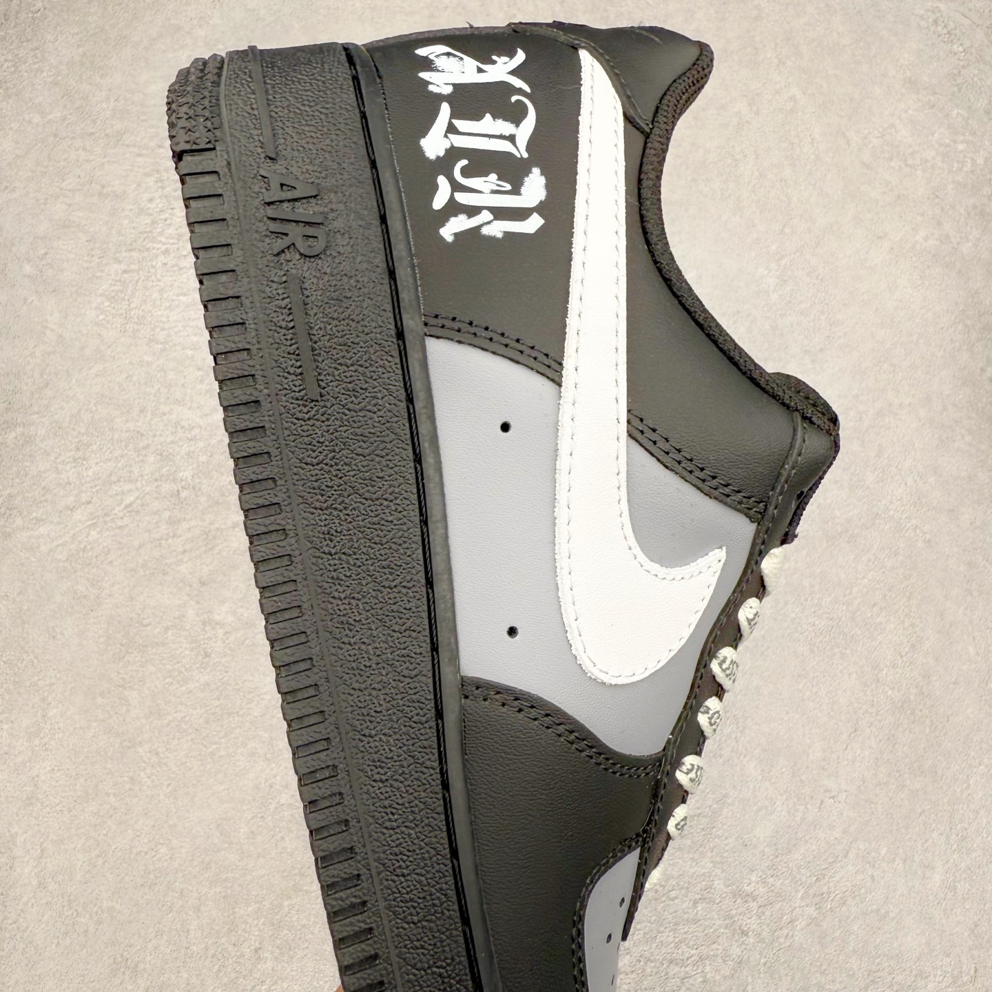 图片[6]-NK Air Force 1´07 Low 空军一号低帮百搭休闲运动板鞋 ZH0316-085 柔软、弹性十足的缓震性能和出色的中底设计 横跨复古与现代的外型结合 造就出风靡全球 三十多年的Force 1 直到今天还深受青睐 实拍调校N版已经零色差零失真 百分百还原实物色彩所见即所得 不存在货不对板色差等低级问题 选购参考实物拍摄 不混卖不参货 只用心做好货严格选品 承诺混一赔十 尺码：36 36.5 37.5 38 38.5 39 40 40.5 41 42 42.5 43 44 44.5 45-选品中心