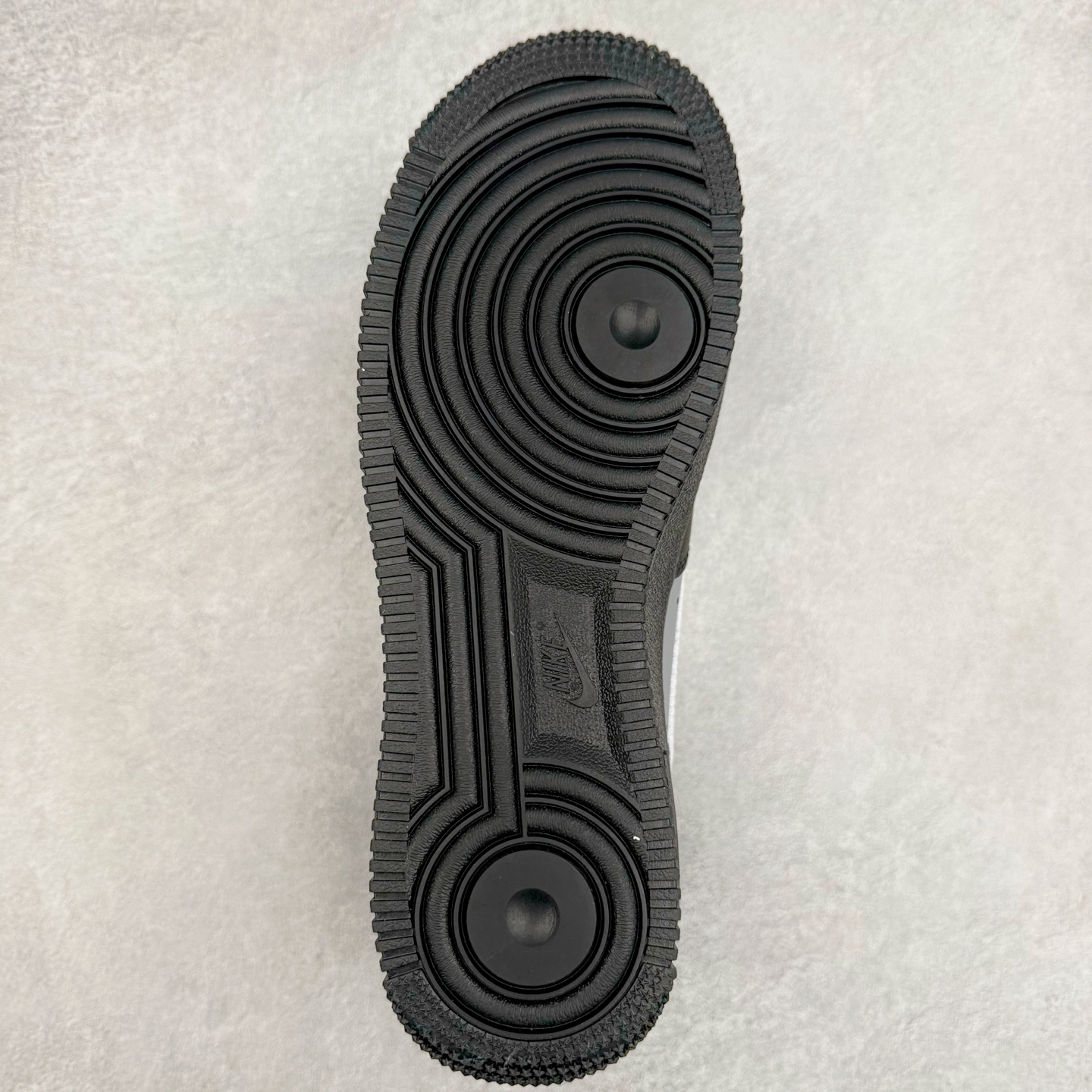 图片[9]-NK Air Force 1´07 Low 空军一号低帮百搭休闲运动板鞋 ZH0316-085 柔软、弹性十足的缓震性能和出色的中底设计 横跨复古与现代的外型结合 造就出风靡全球 三十多年的Force 1 直到今天还深受青睐 实拍调校N版已经零色差零失真 百分百还原实物色彩所见即所得 不存在货不对板色差等低级问题 选购参考实物拍摄 不混卖不参货 只用心做好货严格选品 承诺混一赔十 尺码：36 36.5 37.5 38 38.5 39 40 40.5 41 42 42.5 43 44 44.5 45-选品中心