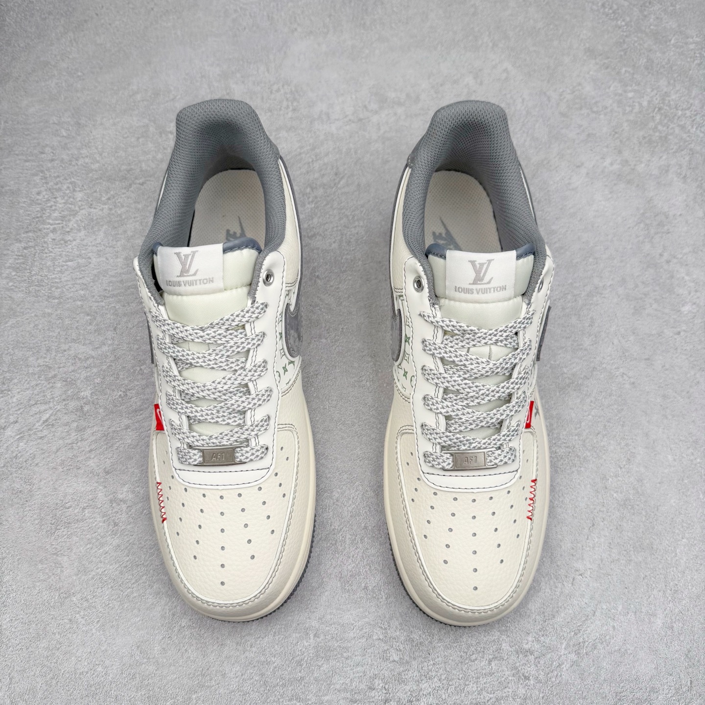 图片[2]-NK Air Force 1´07 Low 空军一号低帮百搭休闲运动板鞋 YX5066-350 柔软、弹性十足的缓震性能和出色的中底设计 横跨复古与现代的外型结合 造就出风靡全球 三十多年的Force 1 直到今天还深受青睐 实拍调校N版已经零色差零失真 百分百还原实物色彩所见即所得 不存在货不对板色差等低级问题 选购参考实物拍摄 不混卖不参货 只用心做好货严格选品 承诺混一赔十 尺码：36 36.5 37.5 38 38.5 39 40 40.5 41 42 42.5 43 44 44.5 45-选品中心