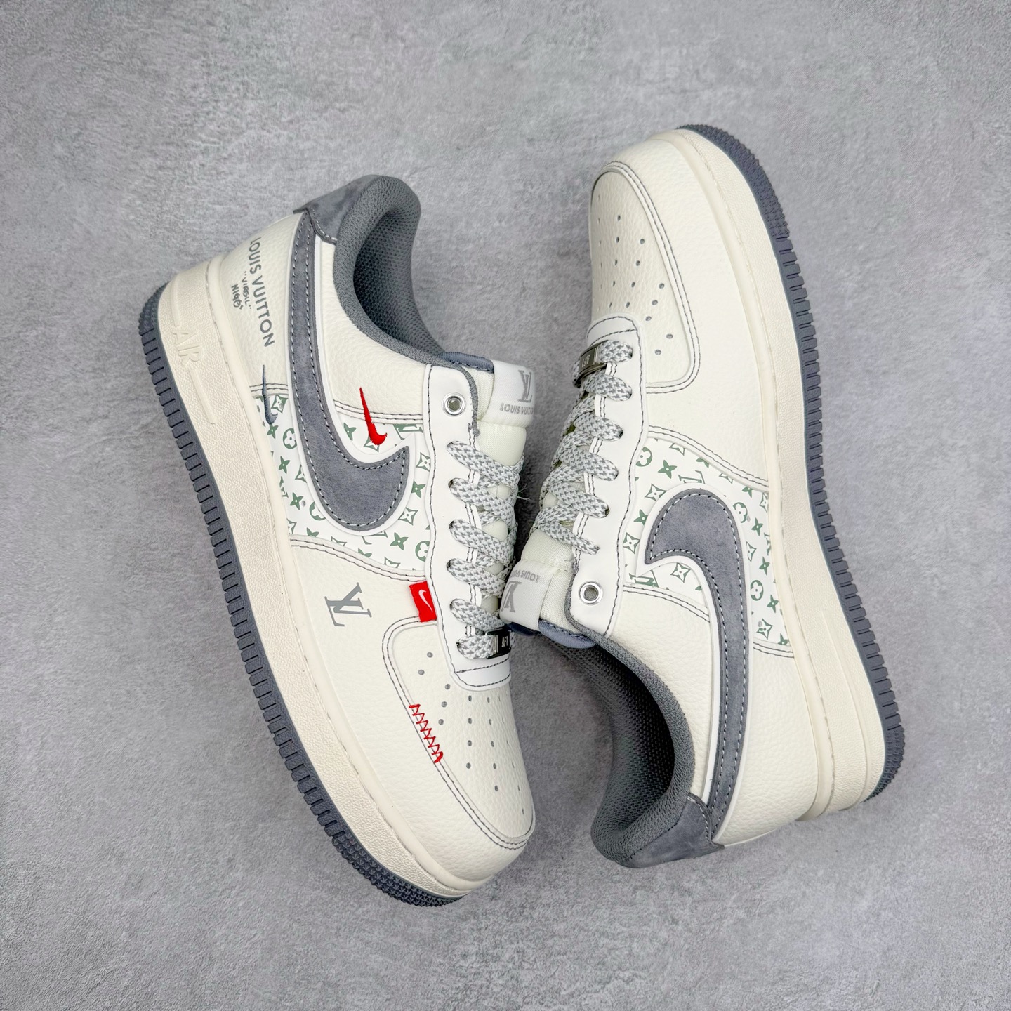 图片[3]-NK Air Force 1´07 Low 空军一号低帮百搭休闲运动板鞋 YX5066-350 柔软、弹性十足的缓震性能和出色的中底设计 横跨复古与现代的外型结合 造就出风靡全球 三十多年的Force 1 直到今天还深受青睐 实拍调校N版已经零色差零失真 百分百还原实物色彩所见即所得 不存在货不对板色差等低级问题 选购参考实物拍摄 不混卖不参货 只用心做好货严格选品 承诺混一赔十 尺码：36 36.5 37.5 38 38.5 39 40 40.5 41 42 42.5 43 44 44.5 45-选品中心