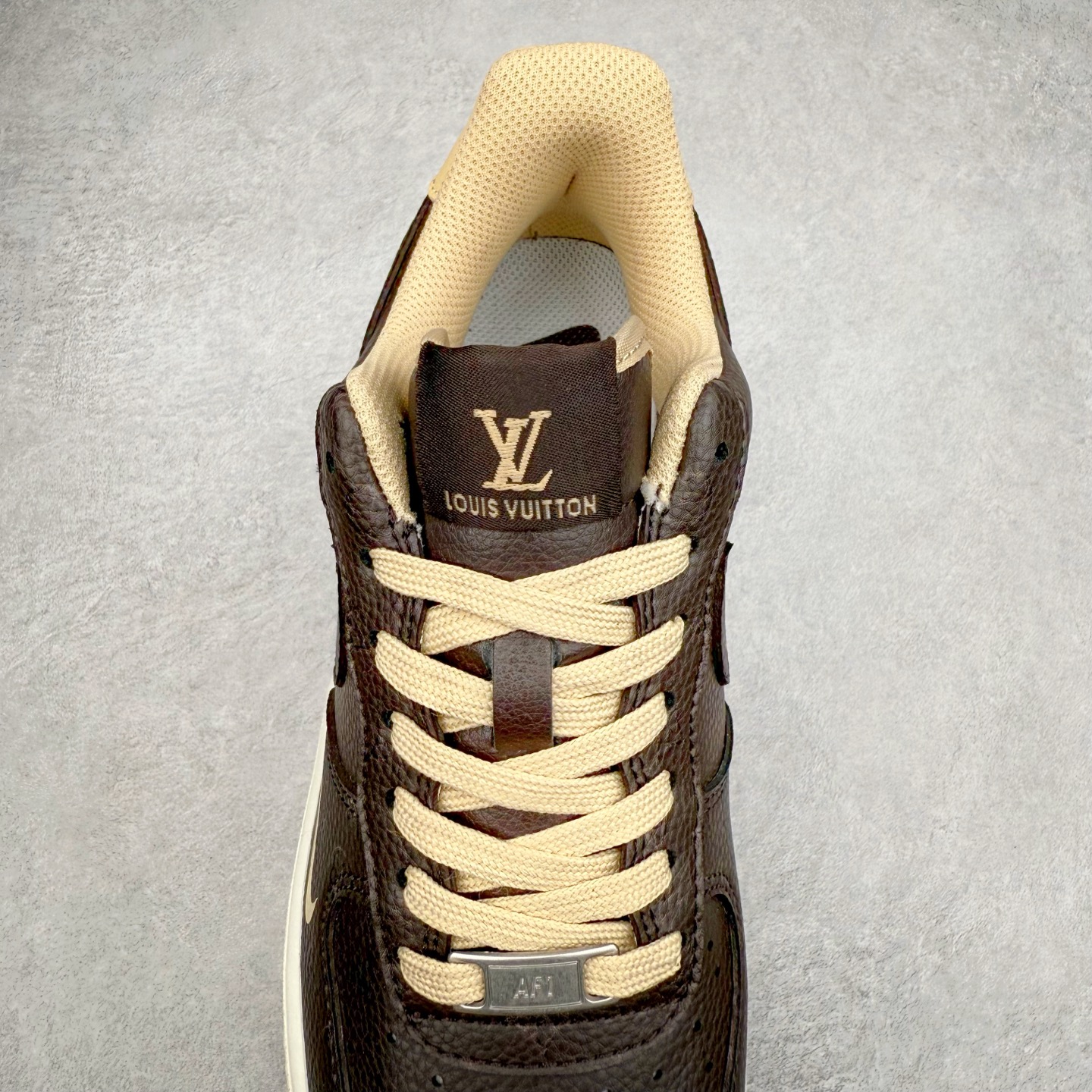 图片[5]-NK Air Force 1´07 Low 空军一号低帮百搭休闲运动板鞋 LW9279-007 柔软、弹性十足的缓震性能和出色的中底设计 横跨复古与现代的外型结合 造就出风靡全球 三十多年的Force 1 直到今天还深受青睐 实拍调校N版已经零色差零失真 百分百还原实物色彩所见即所得 不存在货不对板色差等低级问题 选购参考实物拍摄 不混卖不参货 只用心做好货严格选品 承诺混一赔十 尺码：36 36.5 37.5 38 38.5 39 40 40.5 41 42 42.5 43 44 44.5 45-选品中心