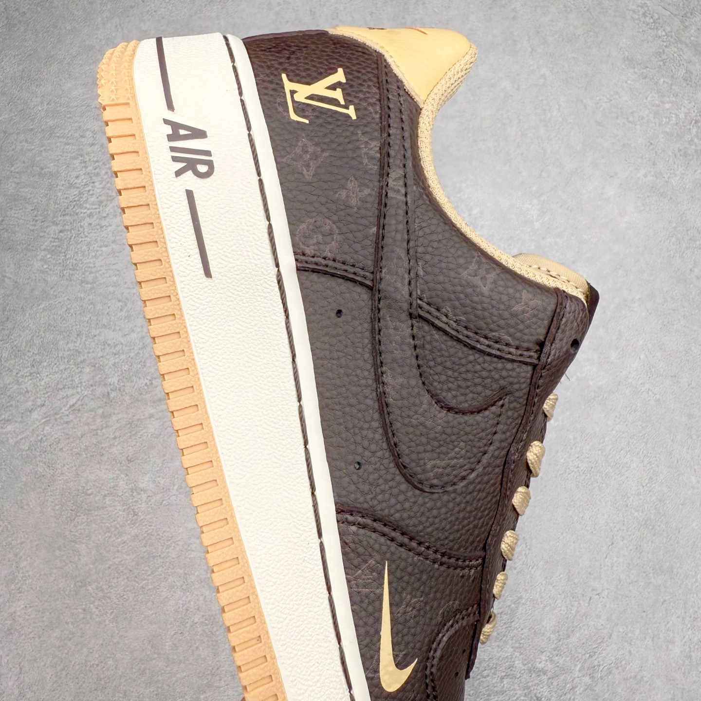 图片[6]-NK Air Force 1´07 Low 空军一号低帮百搭休闲运动板鞋 LW9279-007 柔软、弹性十足的缓震性能和出色的中底设计 横跨复古与现代的外型结合 造就出风靡全球 三十多年的Force 1 直到今天还深受青睐 实拍调校N版已经零色差零失真 百分百还原实物色彩所见即所得 不存在货不对板色差等低级问题 选购参考实物拍摄 不混卖不参货 只用心做好货严格选品 承诺混一赔十 尺码：36 36.5 37.5 38 38.5 39 40 40.5 41 42 42.5 43 44 44.5 45-选品中心