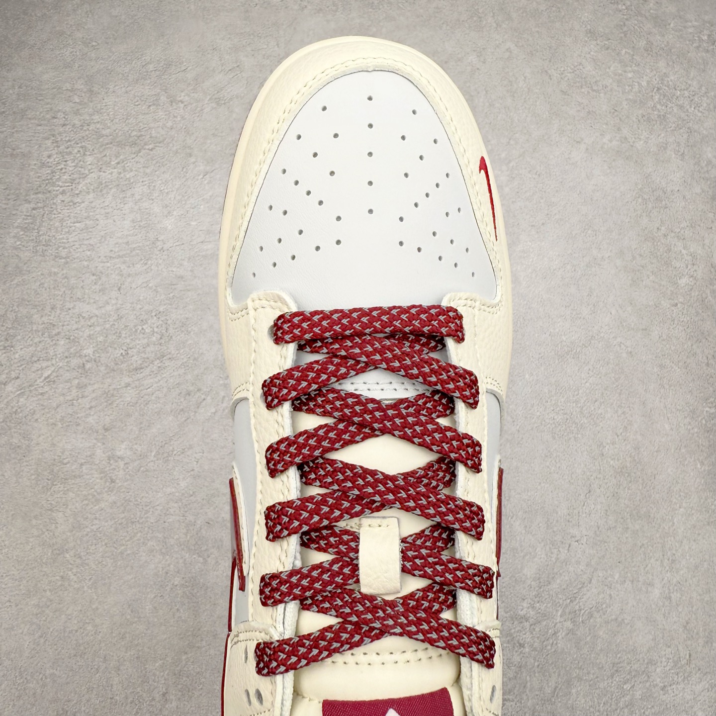 图片[4]-NK Dunk Low 定制配色 FC1688-236 大厂出品 极力推荐 原装头层材料 独家版型蒸餾加工帶來的是更好的视觉和脚感体验大厂纯原品质出货 清洁度 电绣工艺 皮料切割干净无任何毛边 细节完美 实拍调校N版已经零色差零失真 百分百还原实物色彩所见即所得 不存在货不对板色差等低级问题 选购参考实物拍摄 不混卖不参货 只用心做好货严格选品 承诺混一赔十 尺码：36 36.5 37.5 38 38.5 39 40 40.5 41 42 42.5 43 44 44.5 45-选品中心