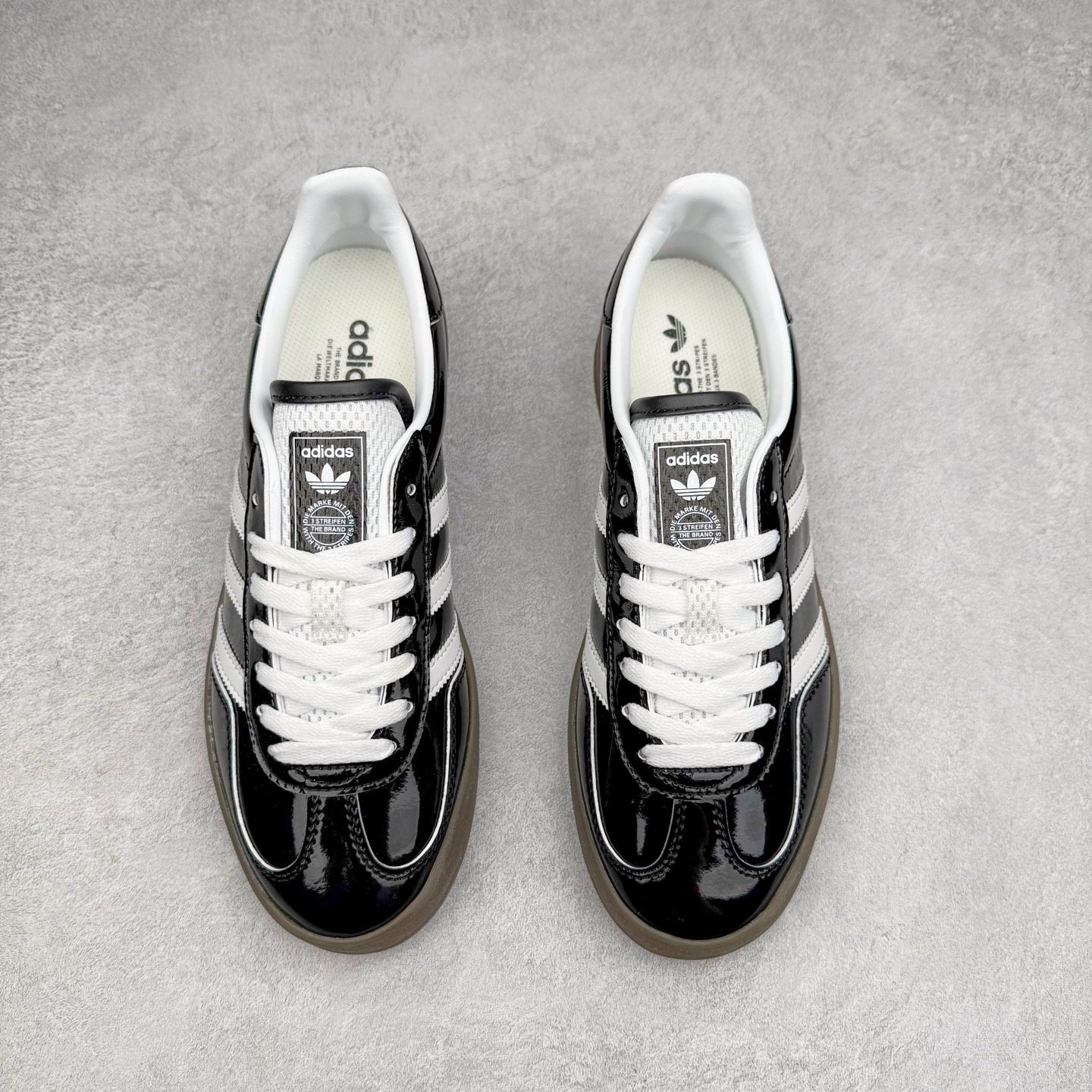 图片[2]-AD Gazelle Indoor Trainers 羚羊内训系列低帮复古百搭休闲运动德训风板鞋 JQ8124 90年代经典的复刻版！自60年代以足球训练鞋面世以来,Gazelle就以其经典设计席卷全球。1991年版本的复刻,再造经典Gazelle。采用皮革打造,搭配浊色细节,让这款经典更加简约。尺码：36 36⅔ 37⅓ 38 38⅔ 39⅓ 40 40⅔ 41⅓ 42 42⅔ 43⅓ 44⅓ 44⅔ 45-选品中心