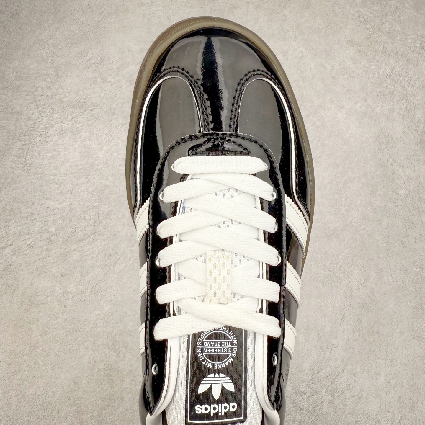 图片[4]-AD Gazelle Indoor Trainers 羚羊内训系列低帮复古百搭休闲运动德训风板鞋 JQ8124 90年代经典的复刻版！自60年代以足球训练鞋面世以来,Gazelle就以其经典设计席卷全球。1991年版本的复刻,再造经典Gazelle。采用皮革打造,搭配浊色细节,让这款经典更加简约。尺码：36 36⅔ 37⅓ 38 38⅔ 39⅓ 40 40⅔ 41⅓ 42 42⅔ 43⅓ 44⅓ 44⅔ 45-选品中心