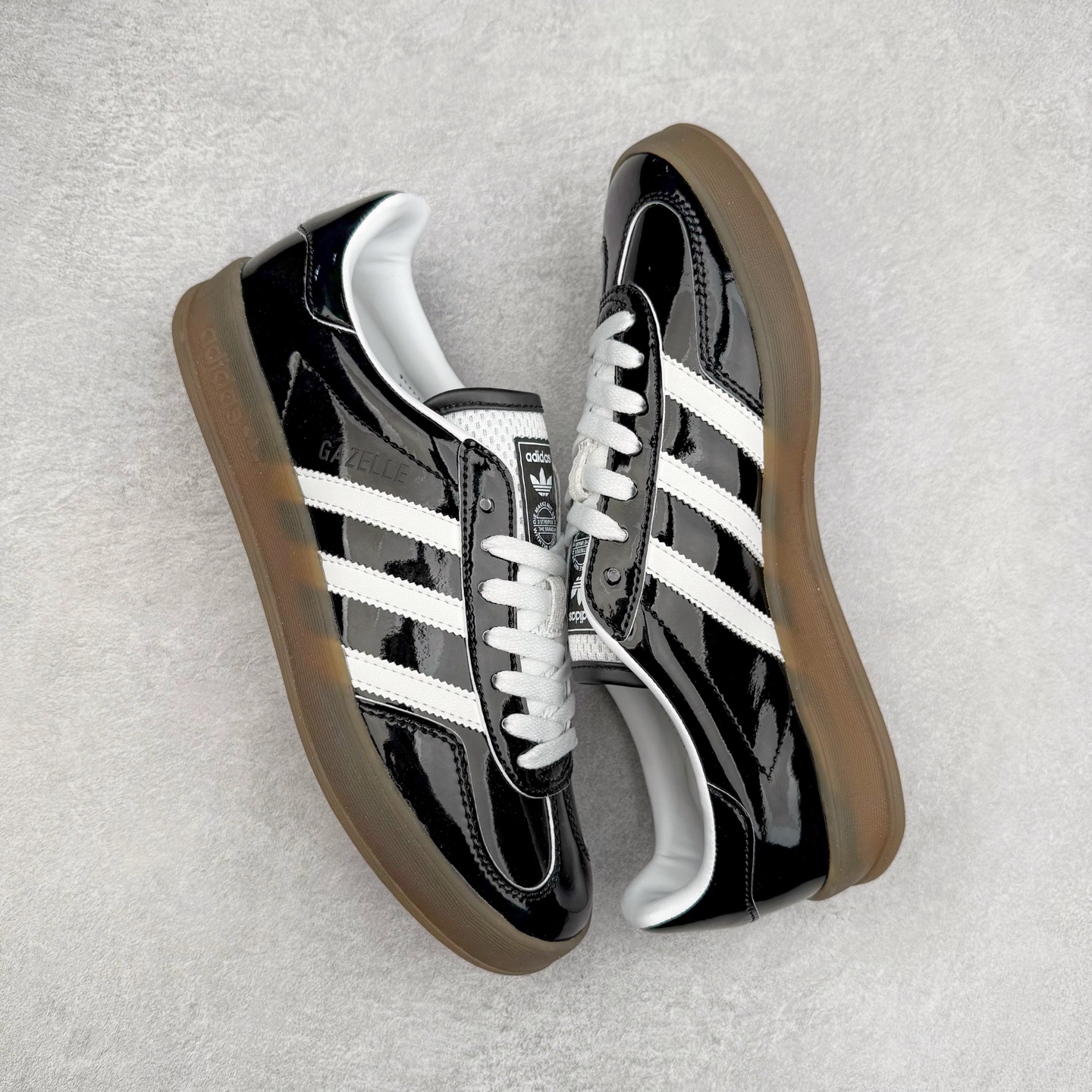图片[3]-AD Gazelle Indoor Trainers 羚羊内训系列低帮复古百搭休闲运动德训风板鞋 JQ8124 90年代经典的复刻版！自60年代以足球训练鞋面世以来,Gazelle就以其经典设计席卷全球。1991年版本的复刻,再造经典Gazelle。采用皮革打造,搭配浊色细节,让这款经典更加简约。尺码：36 36⅔ 37⅓ 38 38⅔ 39⅓ 40 40⅔ 41⅓ 42 42⅔ 43⅓ 44⅓ 44⅔ 45-选品中心