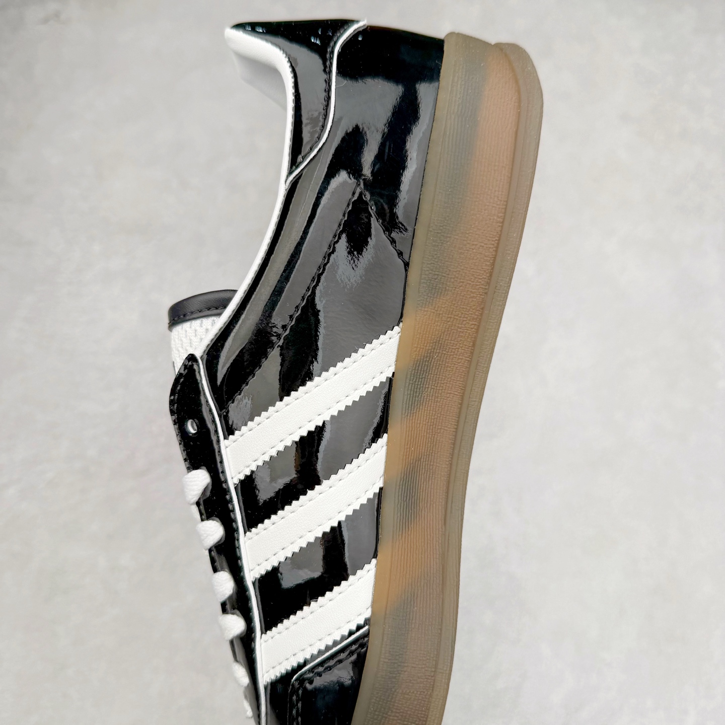 图片[7]-AD Gazelle Indoor Trainers 羚羊内训系列低帮复古百搭休闲运动德训风板鞋 JQ8124 90年代经典的复刻版！自60年代以足球训练鞋面世以来,Gazelle就以其经典设计席卷全球。1991年版本的复刻,再造经典Gazelle。采用皮革打造,搭配浊色细节,让这款经典更加简约。尺码：36 36⅔ 37⅓ 38 38⅔ 39⅓ 40 40⅔ 41⅓ 42 42⅔ 43⅓ 44⅓ 44⅔ 45-选品中心