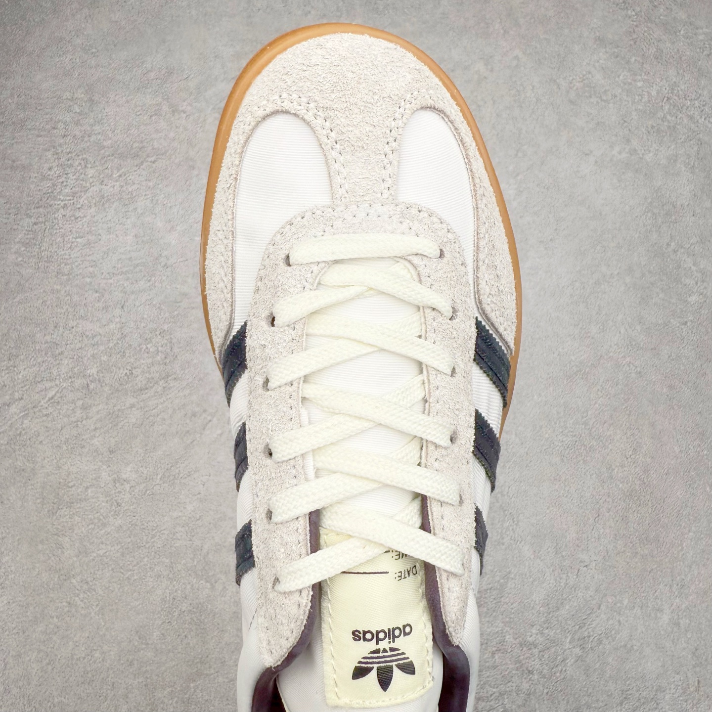 图片[4]-AD Gazelle Indoor Trainers 羚羊内训系列低帮复古百搭休闲运动德训风板鞋 IH9985 90年代经典的复刻版！自60年代以足球训练鞋面世以来,Gazelle就以其经典设计席卷全球。1991年版本的复刻,再造经典Gazelle。采用皮革打造,搭配浊色细节,让这款经典更加简约。尺码：36 36⅔ 37⅓ 38 38⅔ 39⅓ 40 40⅔ 41⅓ 42 42⅔ 43⅓ 44⅓ 44⅔ 45-选品中心