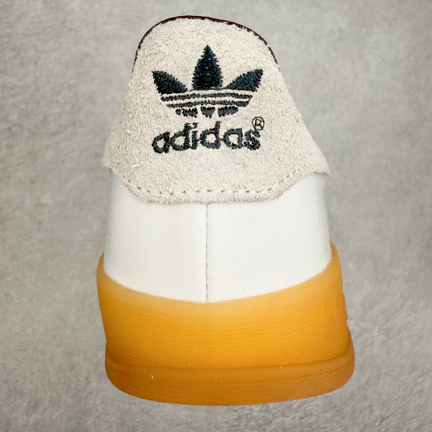 图片[8]-AD Gazelle Indoor Trainers 羚羊内训系列低帮复古百搭休闲运动德训风板鞋 IH9985 90年代经典的复刻版！自60年代以足球训练鞋面世以来,Gazelle就以其经典设计席卷全球。1991年版本的复刻,再造经典Gazelle。采用皮革打造,搭配浊色细节,让这款经典更加简约。尺码：36 36⅔ 37⅓ 38 38⅔ 39⅓ 40 40⅔ 41⅓ 42 42⅔ 43⅓ 44⅓ 44⅔ 45-选品中心