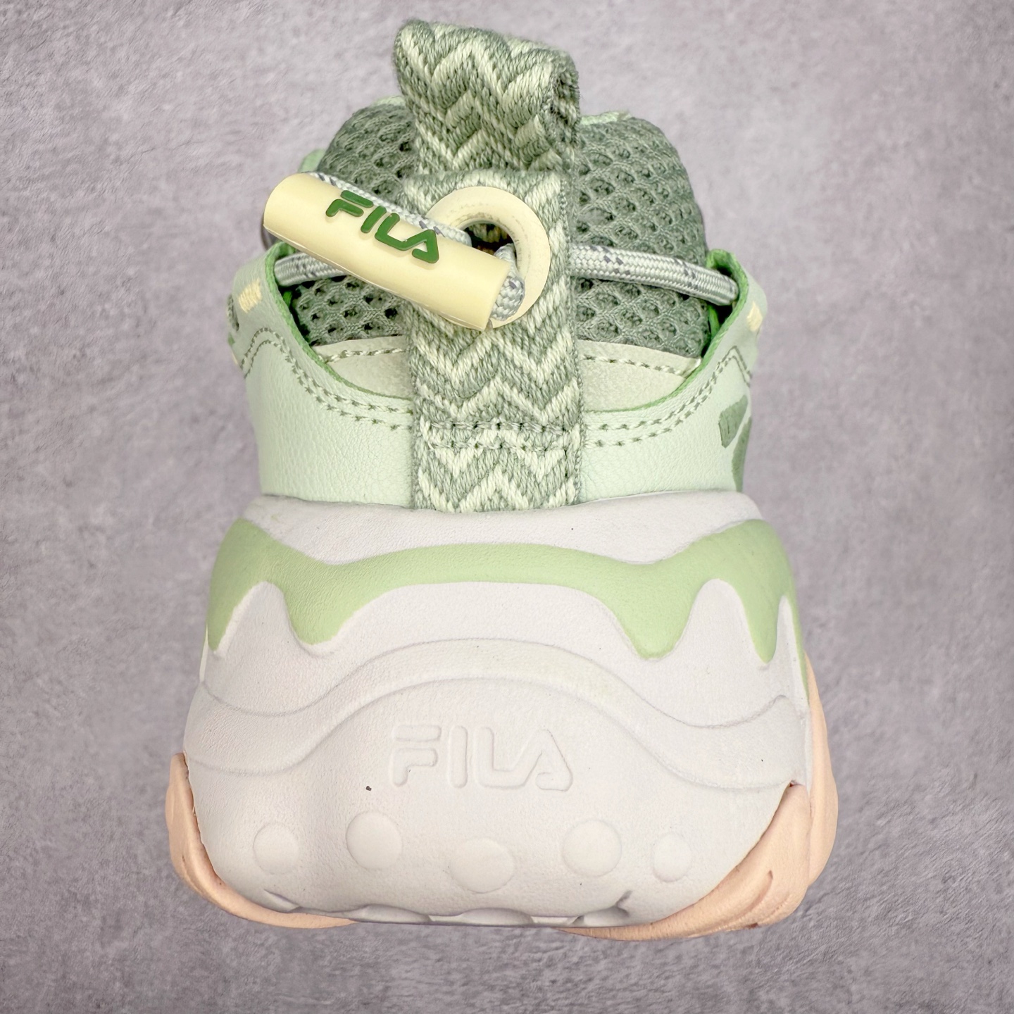 图片[8]-FILA FLUID 5 斐乐猫爪五代百搭低帮复古老爹风潮流休闲运动慢跑鞋 自老爹鞋开始流行于街头 FILA 陆续带回了一些老鞋 同时推出了诸多新鞋型 此番 FILA 为旗下 Ravagement 新增几款配色 将丰富的色彩组合起来 并搭配上繁复的鞋面结构 重新演绎了这双山系老爹鞋 尺码：35 36 36.5 37.5 38 38.5 39 40 40.5 41 42 42.5 43 44 44.5 45-选品中心