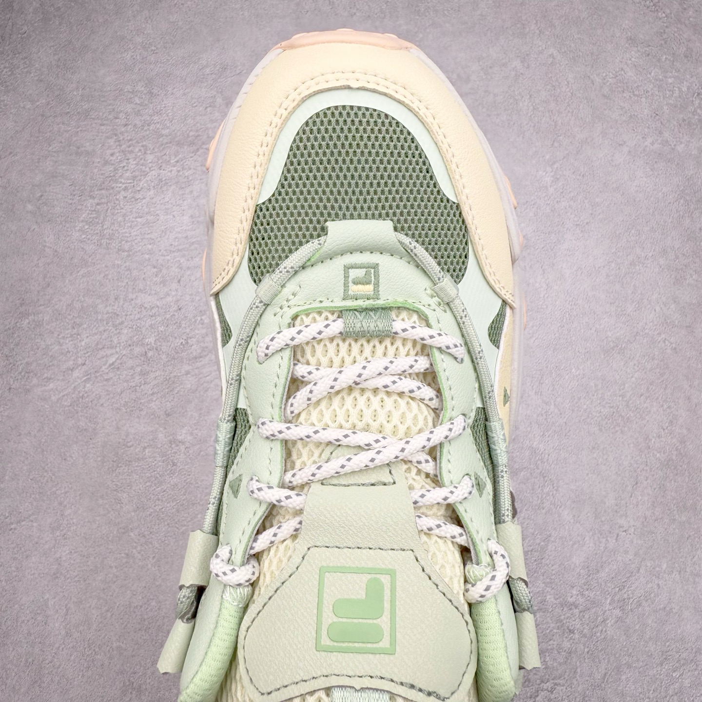 图片[4]-FILA FLUID 5 斐乐猫爪五代百搭低帮复古老爹风潮流休闲运动慢跑鞋 自老爹鞋开始流行于街头 FILA 陆续带回了一些老鞋 同时推出了诸多新鞋型 此番 FILA 为旗下 Ravagement 新增几款配色 将丰富的色彩组合起来 并搭配上繁复的鞋面结构 重新演绎了这双山系老爹鞋 尺码：35 36 36.5 37.5 38 38.5 39 40 40.5 41 42 42.5 43 44 44.5 45-选品中心