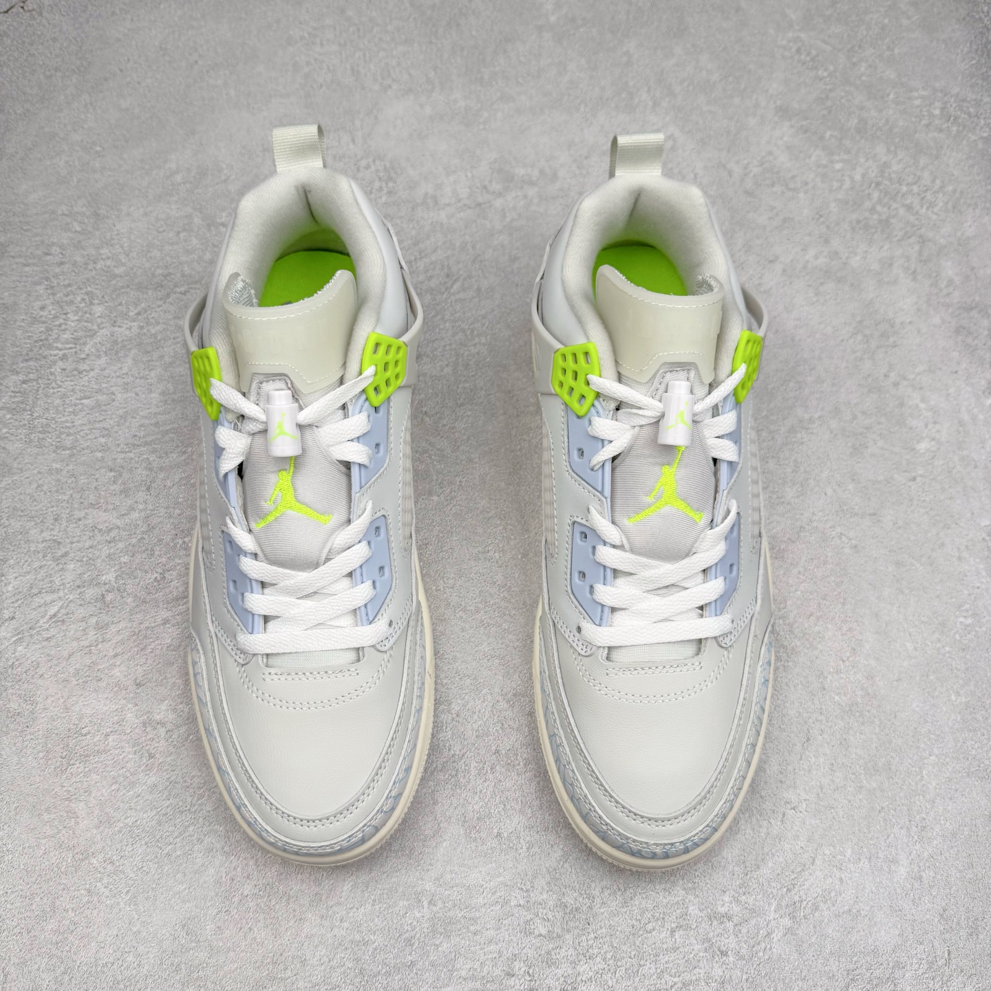 图片[2]-Jordan Spizike Low AJ复古低帮篮球鞋 IB4464-025 这款鞋子著名导演斯派克李的Jordan Spizike专属 预计于明年夏季推出全新低帮版本 将包括三款配色 经典爆裂纹非常复古 两款配色分别以大学红和黑曜石蓝进行区分 鞋身设计中依旧带有大象爆裂纹、鞋侧束带、塑胶网布等经典元素 之后 在鞋舌、内衬以及鞋底等位置缀以大学红和黑曜石蓝搭配 带来全新造型 尺码：36 36.5 37.5 38 38.5 39 40 40.5 41 42 42.5 43 44 44.5 45 46 47.5-选品中心