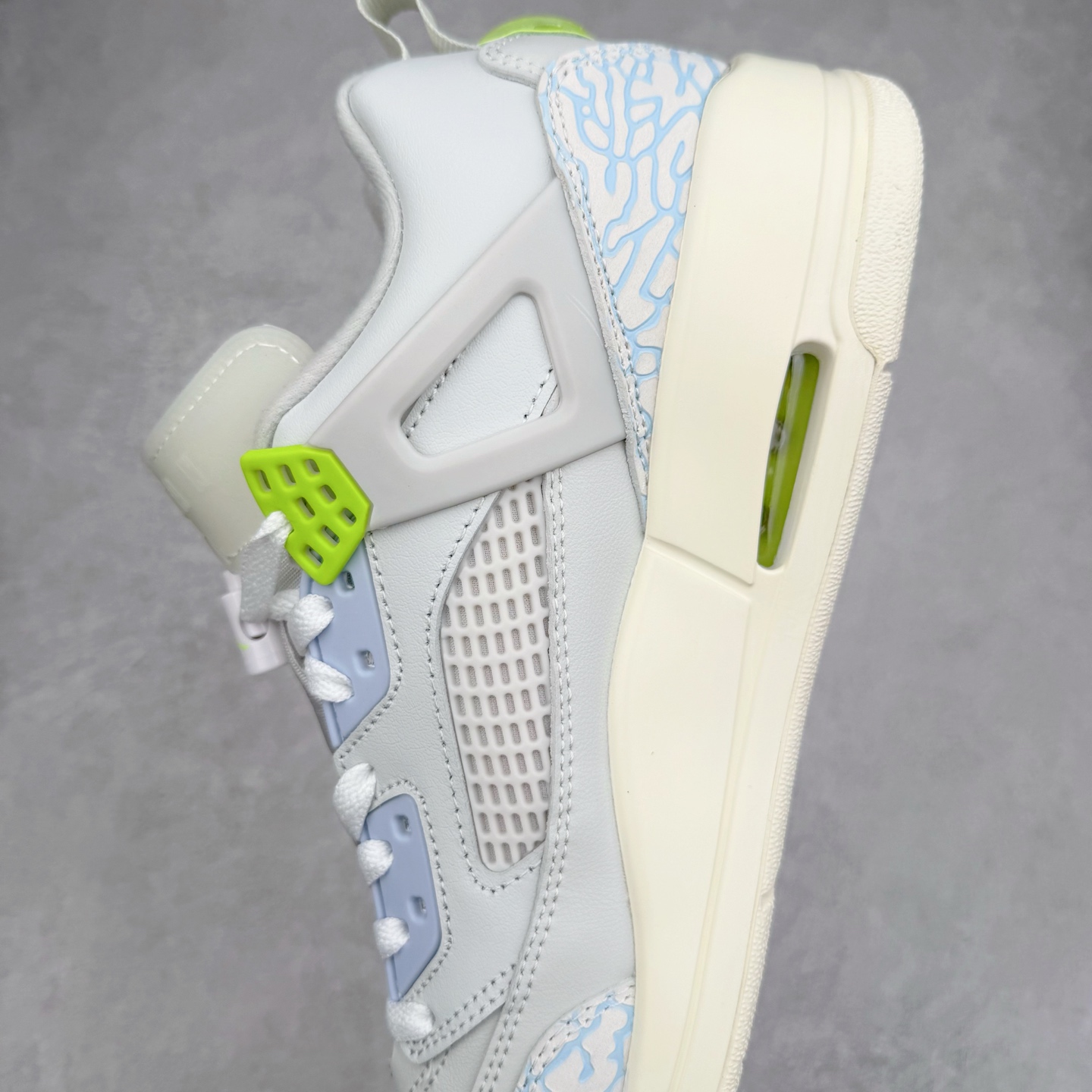 图片[7]-Jordan Spizike Low AJ复古低帮篮球鞋 IB4464-025 这款鞋子著名导演斯派克李的Jordan Spizike专属 预计于明年夏季推出全新低帮版本 将包括三款配色 经典爆裂纹非常复古 两款配色分别以大学红和黑曜石蓝进行区分 鞋身设计中依旧带有大象爆裂纹、鞋侧束带、塑胶网布等经典元素 之后 在鞋舌、内衬以及鞋底等位置缀以大学红和黑曜石蓝搭配 带来全新造型 尺码：36 36.5 37.5 38 38.5 39 40 40.5 41 42 42.5 43 44 44.5 45 46 47.5-选品中心