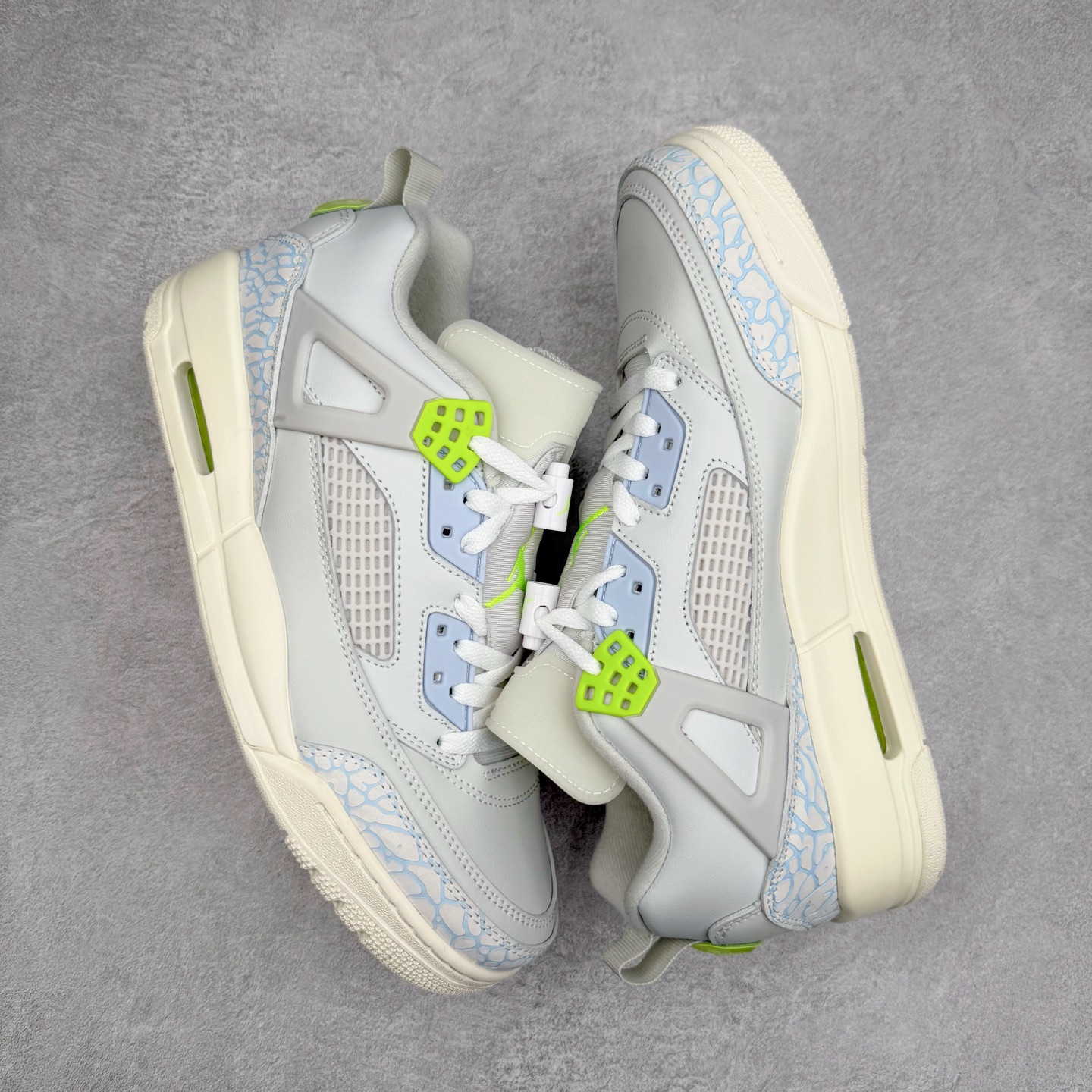 图片[3]-Jordan Spizike Low AJ复古低帮篮球鞋 IB4464-025 这款鞋子著名导演斯派克李的Jordan Spizike专属 预计于明年夏季推出全新低帮版本 将包括三款配色 经典爆裂纹非常复古 两款配色分别以大学红和黑曜石蓝进行区分 鞋身设计中依旧带有大象爆裂纹、鞋侧束带、塑胶网布等经典元素 之后 在鞋舌、内衬以及鞋底等位置缀以大学红和黑曜石蓝搭配 带来全新造型 尺码：36 36.5 37.5 38 38.5 39 40 40.5 41 42 42.5 43 44 44.5 45 46 47.5-选品中心