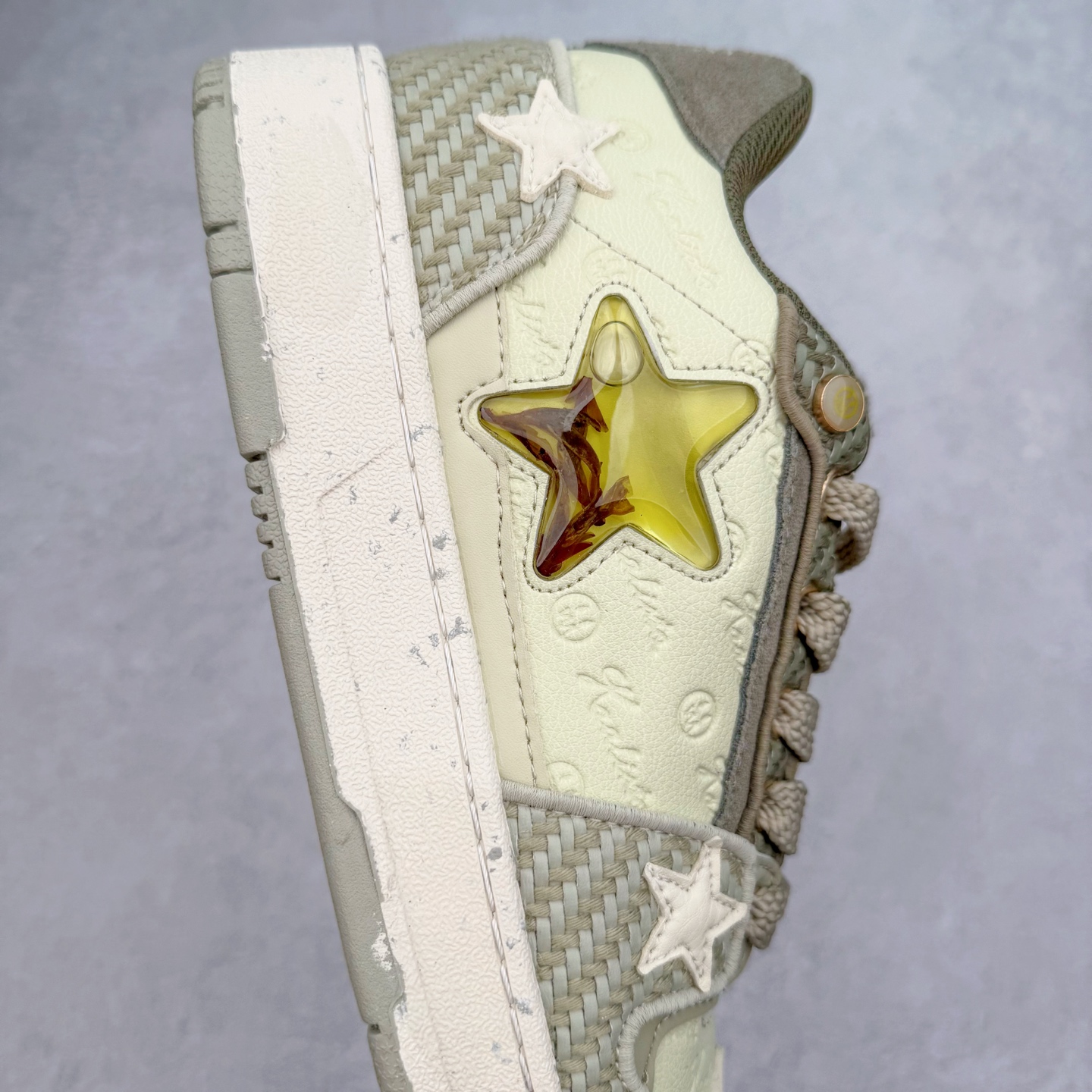 图片[6]-KAALIXTO Retro Vintage 星星潮流休闲防滑耐磨低帮板鞋 此款鞋使用牛仔作为主要的鞋面材质 结实耐磨 鞋舌设计特有印花皮牌作为搭配充分凸显牛仔的特性 整体鞋款采用牛仔面料随意角度拼接的呈现方法 打破消费者原有对鞋子的刻板印象 让人耳目一新 织麦标在彰品品牌属性的同时更具牛仔的代表性元素 并采用加厚内里 穿着舒适透气 鞋底做旧氧化 尺码：36 37 38 39 40 41 42 43 44 45-选品中心