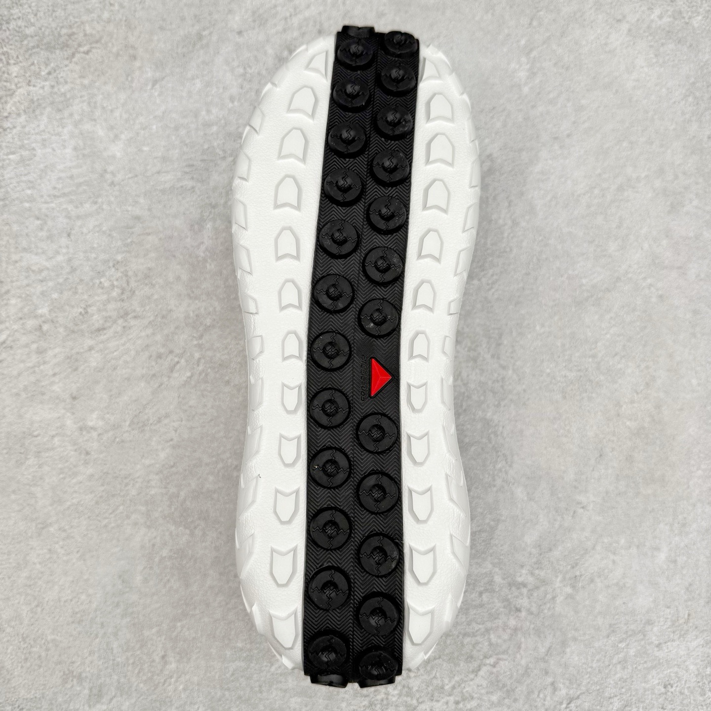 图片[9]-＃GX SALOMON SOLAMPHIBIAN 萨洛蒙舒适百搭户外功能轮胎鞋水陆两栖防滑耐磨低帮户外功能鞋 SALOMON诞生于1947年的法国阿尔卑斯山区，全球知名的户外运动品牌。一直致力于推动滑雪、越野跑等山地运动的发展及产品的进步。其产品设计致力于追求创新和发掘产品的性能极限，帮助喜欢自由的人在山地间不断挑战自我 尺码：36 36.5 37.5 38 38.5 39 40 40.5 41 42 42.5 43 44 44.5 45 46.5-选品中心