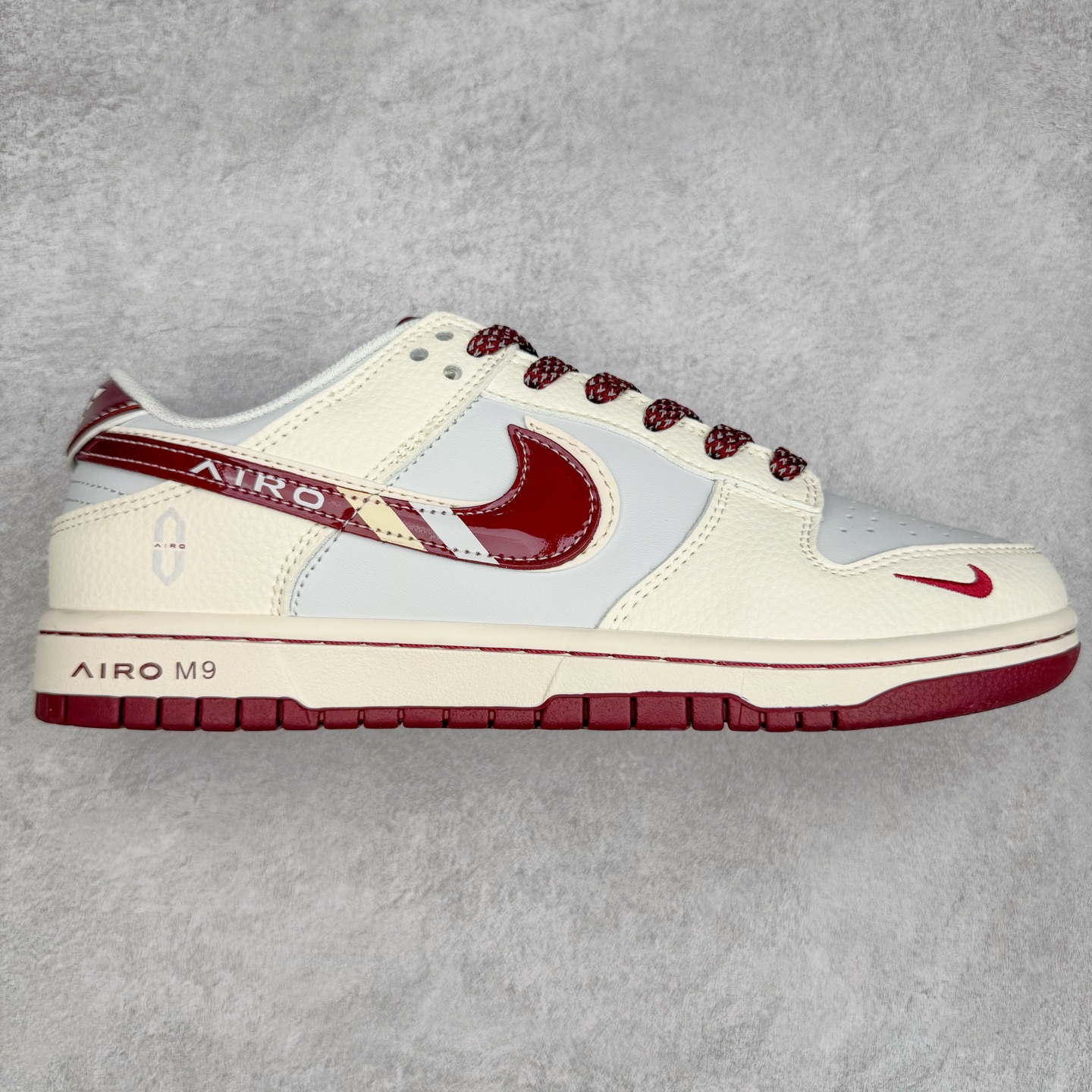 NK Dunk Low 定制配色 FC1688-236 大厂出品 极力推荐 原装头层材料 独家版型蒸餾加工帶來的是更好的视觉和脚感体验大厂纯原品质出货 清洁度 电绣工艺 皮料切割干净无任何毛边 细节完美 实拍调校N版已经零色差零失真 百分百还原实物色彩所见即所得 不存在货不对板色差等低级问题 选购参考实物拍摄 不混卖不参货 只用心做好货严格选品 承诺混一赔十 尺码：36 36.5 37.5 38 38.5 39 40 40.5 41 42 42.5 43 44 44.5 45-选品中心