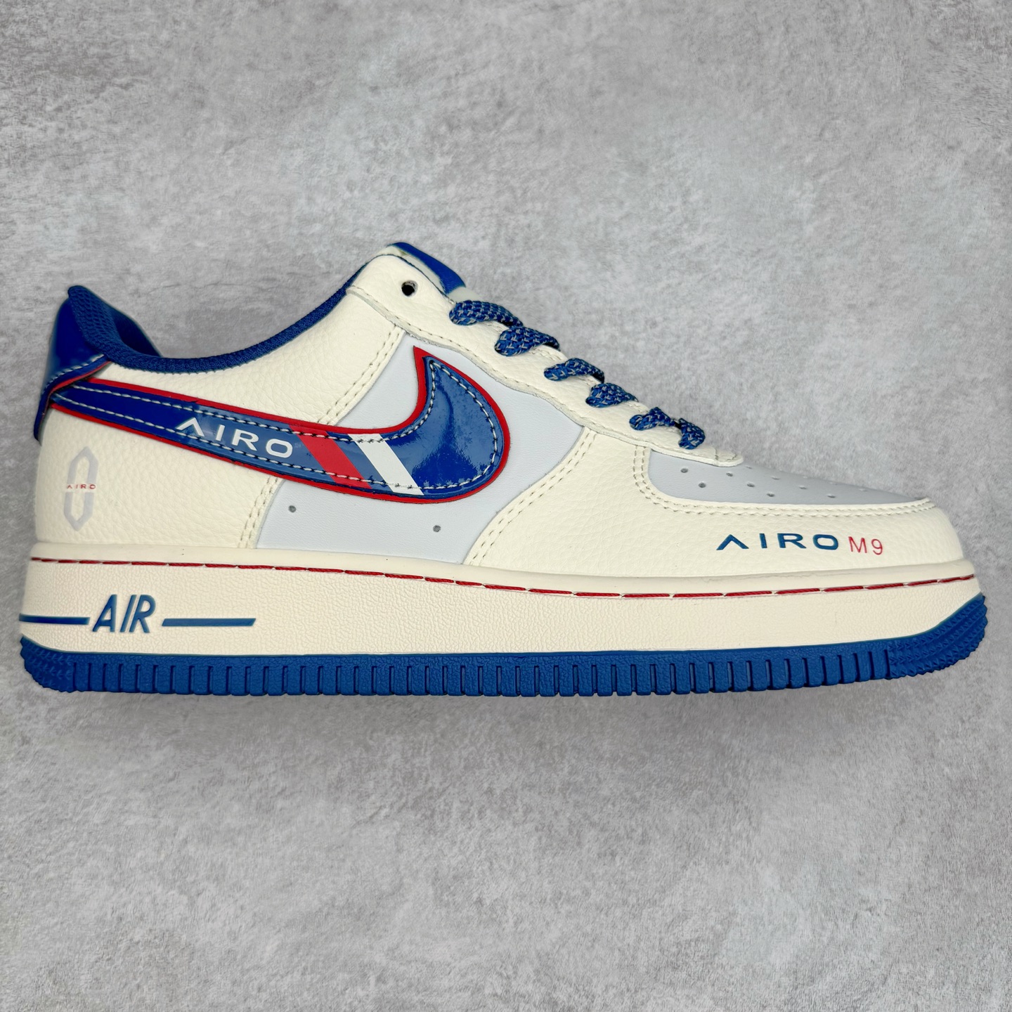 NK Air Force 1´07 Low 空军一号低帮百搭休闲运动板鞋 XS1958-611 柔软、弹性十足的缓震性能和出色的中底设计 横跨复古与现代的外型结合 造就出风靡全球 三十多年的Force 1 直到今天还深受青睐 实拍调校N版已经零色差零失真 百分百还原实物色彩所见即所得 不存在货不对板色差等低级问题 选购参考实物拍摄 不混卖不参货 只用心做好货严格选品 承诺混一赔十 尺码：36 36.5 37.5 38 38.5 39 40 40.5 41 42 42.5 43 44 44.5 45-选品中心