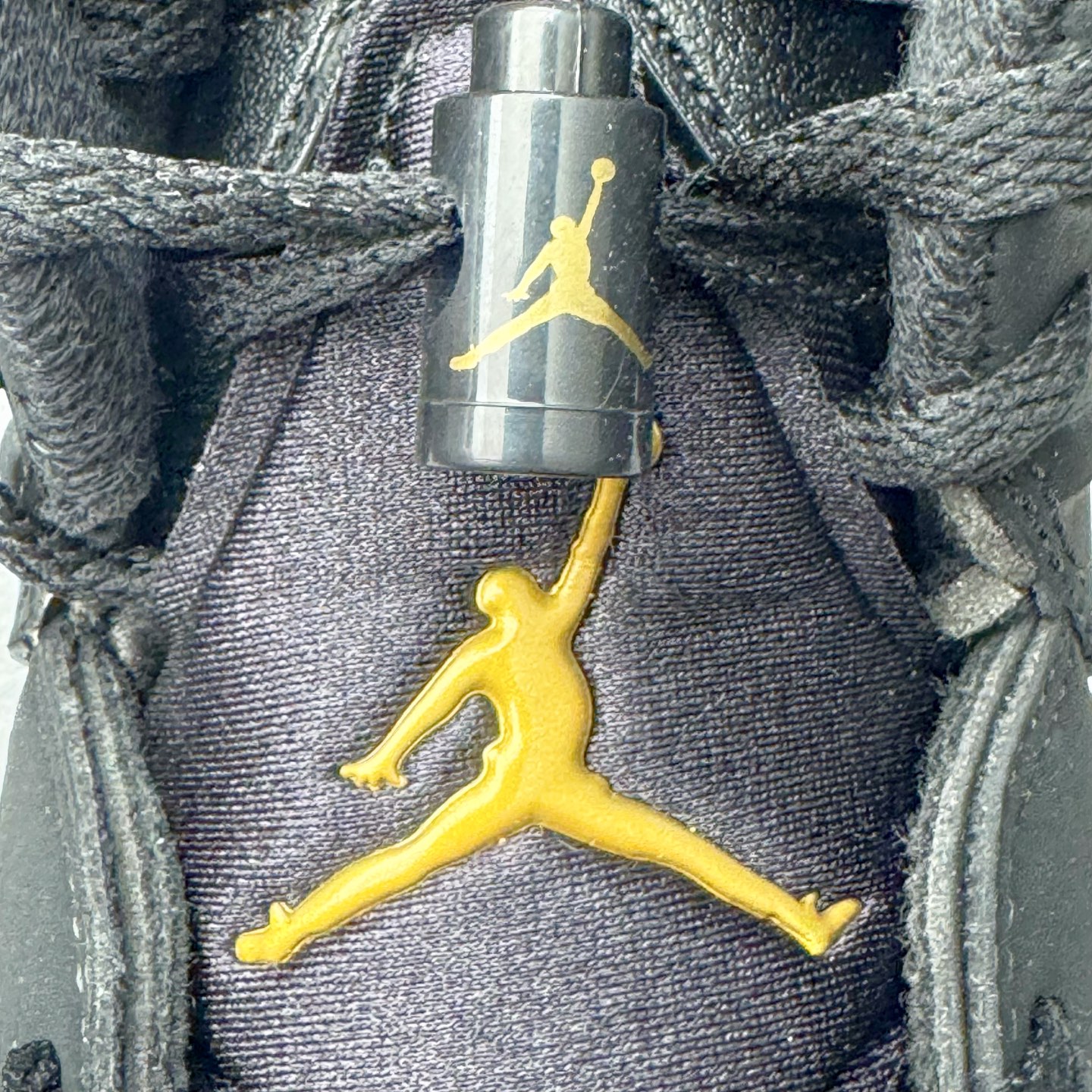 图片[13]-＃K版纯原 Air Jordan AJ6 Retro \\\”DMP\\\” 黑金 货号：CT4954-007 原楦原纸板开发 采购原厂皮料 原厂定型 后跟完美效果 到手可放心比对发售原鞋 上脚百分百充当正品驾驭 真正原装公司级完美鞋型 一切细节实拍所见所得 纸板中底、钢印 完美版型 一应俱全外贸专供 发国外寄售可稳妥充正操作 实拍调校N版已经零色差零失真 百分百还原实物色彩所见即所得 不存在货不对板色差等低级问题 选购参考实物拍摄 不混卖不参货 只用心做好货严格选品 承诺混一赔十 尺码：40 40.5 41 42 42.5 43 44 44.5 45 46 47.5-选品中心