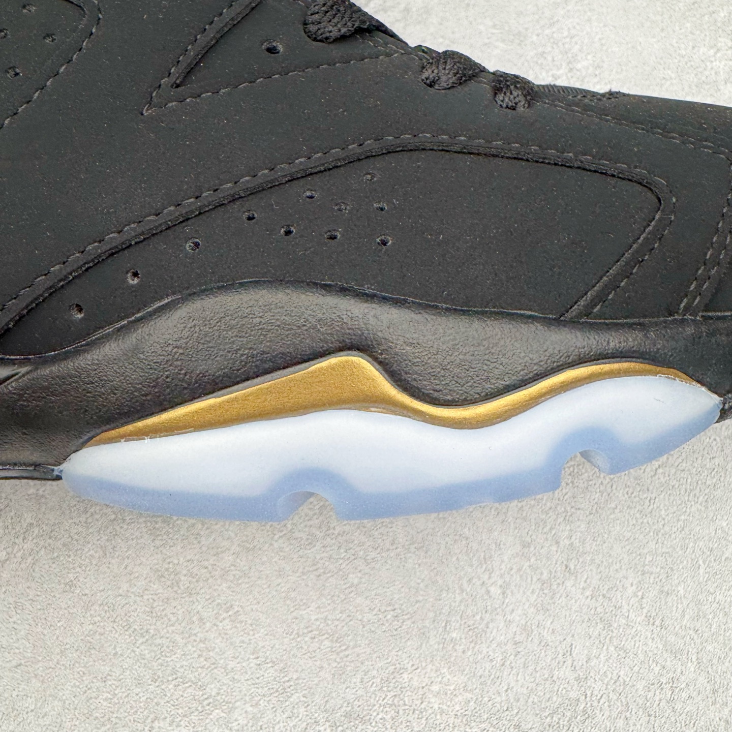 图片[15]-＃K版纯原 Air Jordan AJ6 Retro \\\”DMP\\\” 黑金 货号：CT4954-007 原楦原纸板开发 采购原厂皮料 原厂定型 后跟完美效果 到手可放心比对发售原鞋 上脚百分百充当正品驾驭 真正原装公司级完美鞋型 一切细节实拍所见所得 纸板中底、钢印 完美版型 一应俱全外贸专供 发国外寄售可稳妥充正操作 实拍调校N版已经零色差零失真 百分百还原实物色彩所见即所得 不存在货不对板色差等低级问题 选购参考实物拍摄 不混卖不参货 只用心做好货严格选品 承诺混一赔十 尺码：40 40.5 41 42 42.5 43 44 44.5 45 46 47.5-选品中心