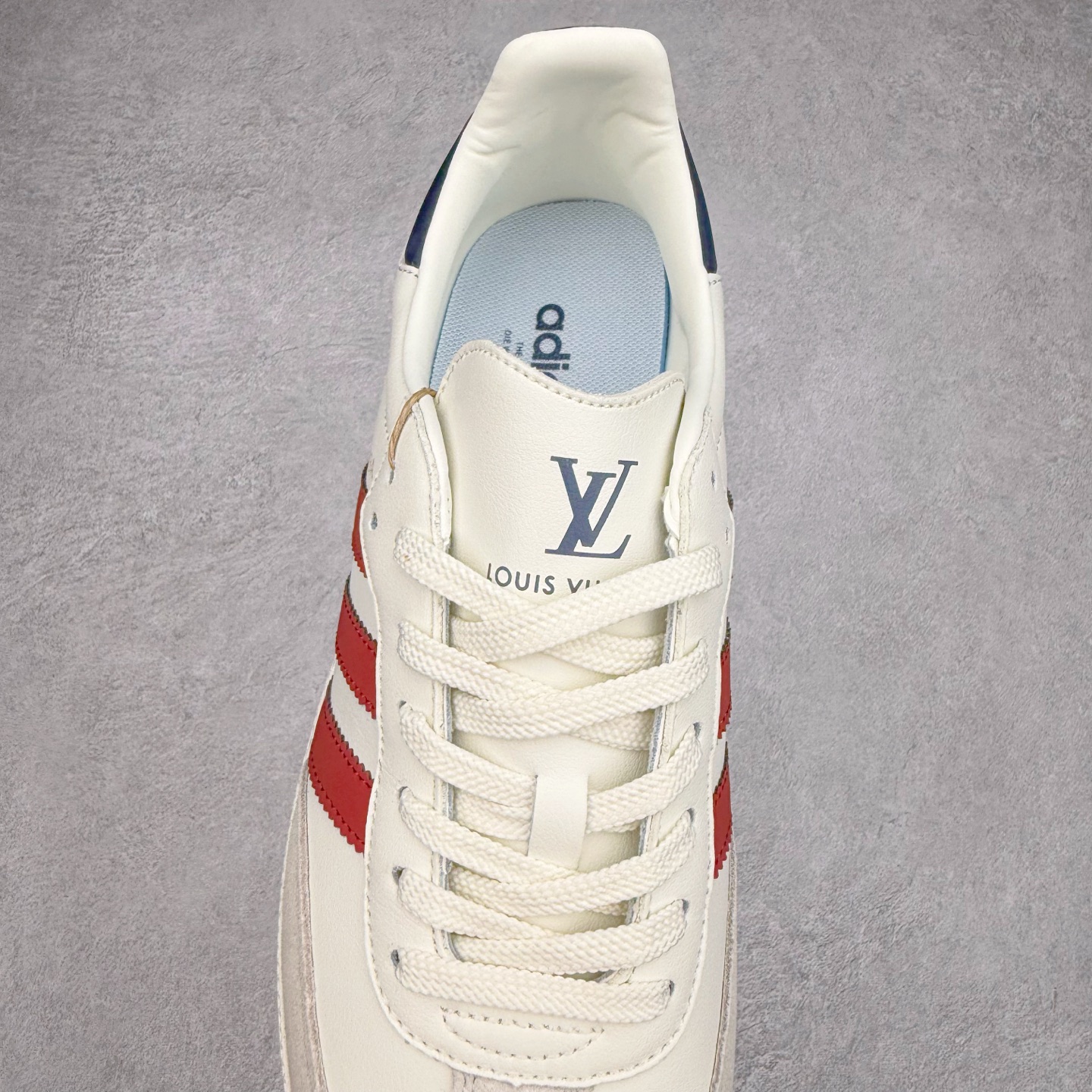 图片[5]-＃C2 AD Original Samba OG 复古经典轻便板鞋 定制配色 GJ75811 这款桑巴鞋展示了高质量的工艺 带有装饰的超锁缝制和无缝的手感 柔软、柔软的皮革造型和标志性的3条纹完成了精致的外观 正规合身鞋带 鞋面上有绒面鞋垫 橡胶鞋底 享受正畸套筒软感 自50年代首次亮相以来就一直在赢得粉丝的青睐 尺码：36 36.5 37.5 38 38.5 39 40 40.5 41 42 42.5 43 44 44.5 45-选品中心