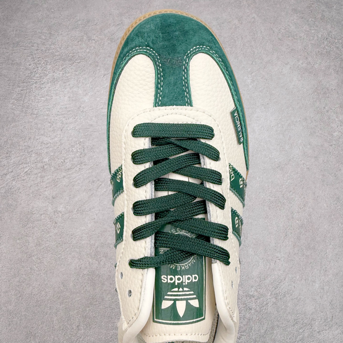 图片[4]-＃C2 AD Original Samba OG 复古经典轻便板鞋 定制配色 XR0002 这款桑巴鞋展示了高质量的工艺 带有装饰的超锁缝制和无缝的手感 柔软、柔软的皮革造型和标志性的3条纹完成了精致的外观 正规合身鞋带 鞋面上有绒面鞋垫 橡胶鞋底 享受正畸套筒软感 自50年代首次亮相以来就一直在赢得粉丝的青睐 尺码：36 36.5 37.5 38 38.5 39 40 40.5 41 42 42.5 43 44 44.5 45-选品中心