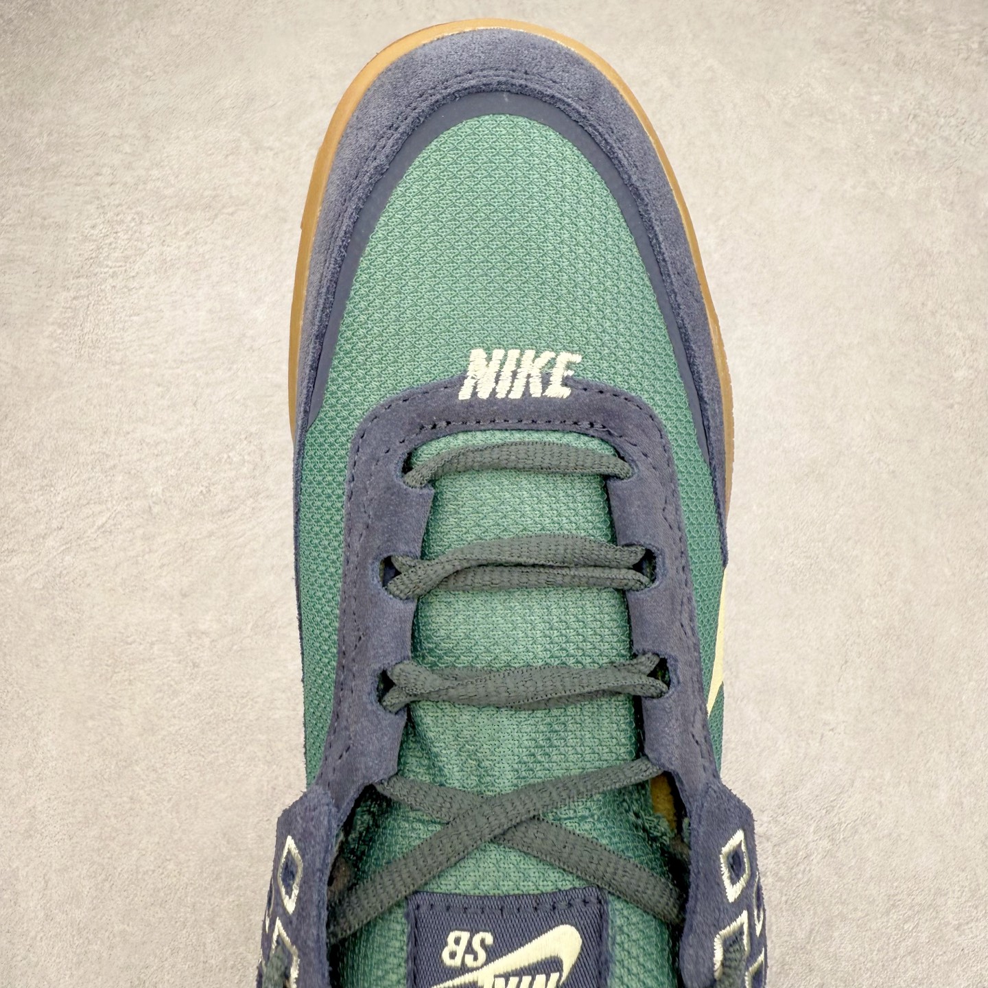 图片[4]-NK SB Day One 低帮休闲板鞋 FN4210-401 鞋款搭载Air Zoom缓震气垫，采用包边结构工艺轻盈柔韧，缔造非凡触板感。织物材料，舒适出众 翻毛皮覆面经久耐穿，塑就挚爱踢板体验。尺码：35.5 36 36.5 37.5 38 38.5 39 40 40.5 41 42 42.5 43 44 44.5 45-选品中心