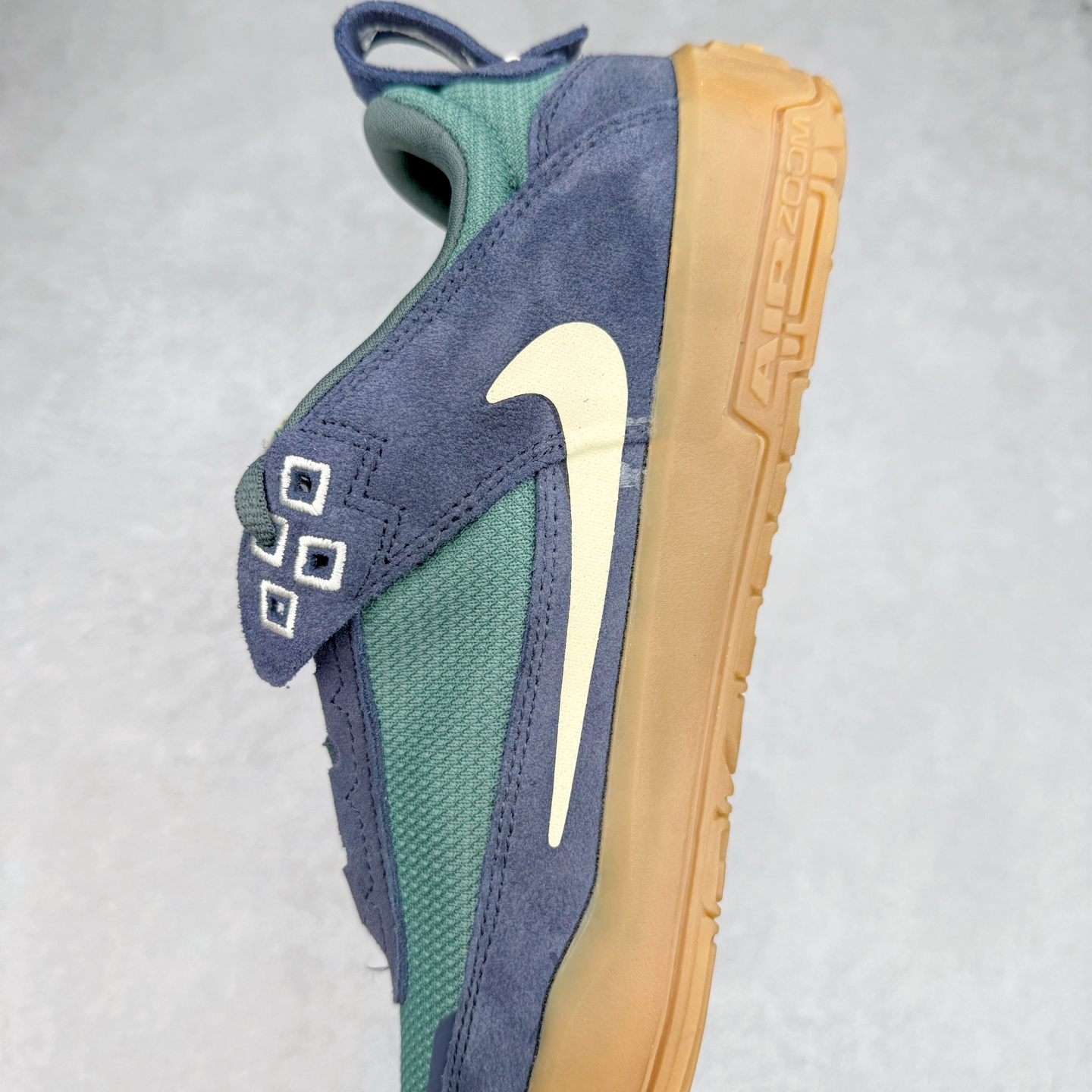 图片[7]-NK SB Day One 低帮休闲板鞋 FN4210-401 鞋款搭载Air Zoom缓震气垫，采用包边结构工艺轻盈柔韧，缔造非凡触板感。织物材料，舒适出众 翻毛皮覆面经久耐穿，塑就挚爱踢板体验。尺码：35.5 36 36.5 37.5 38 38.5 39 40 40.5 41 42 42.5 43 44 44.5 45-选品中心