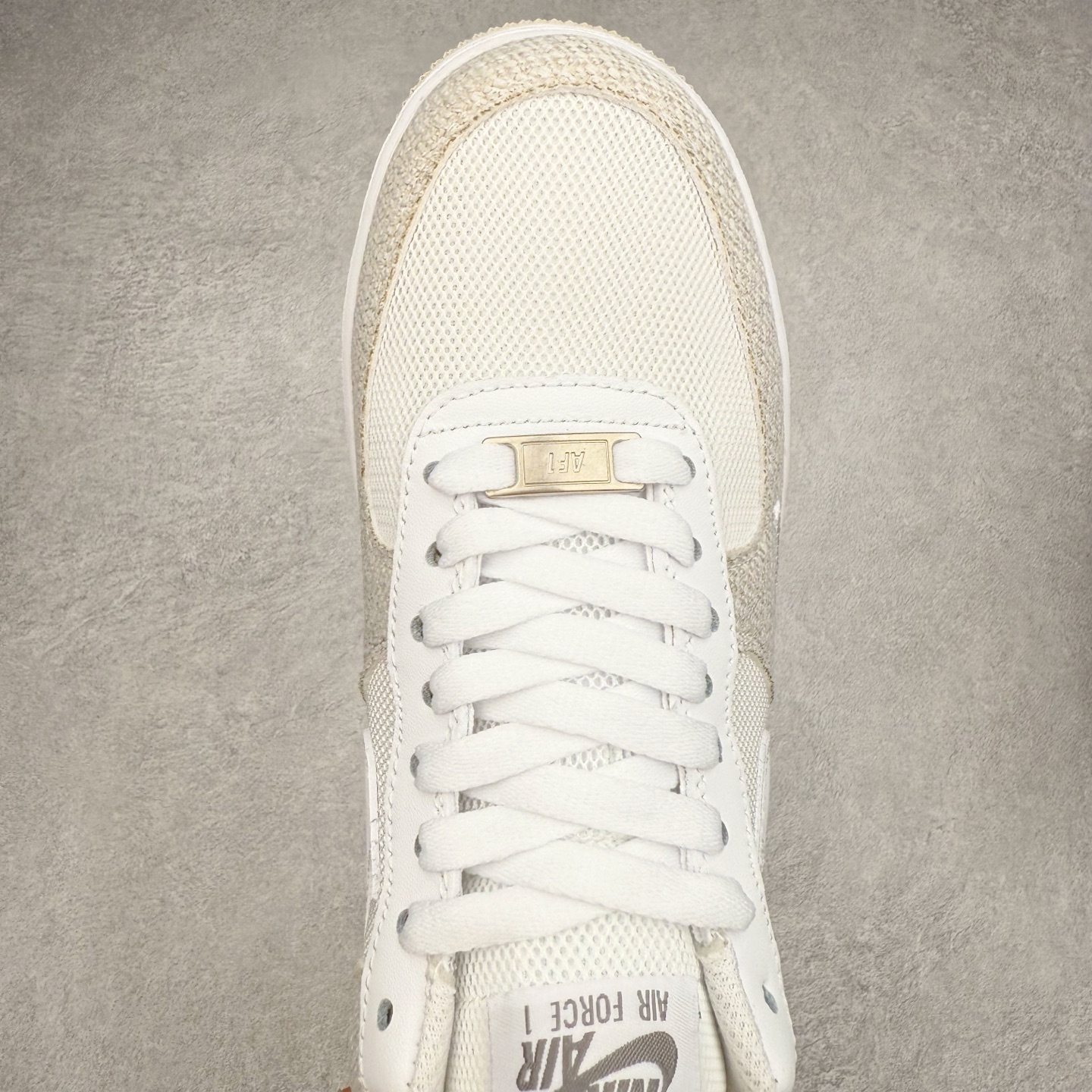 图片[4]-NK Air Force 1´07 Low 空军一号低帮百搭休闲运动板鞋 ZH0316-092 柔软、弹性十足的缓震性能和出色的中底设计 横跨复古与现代的外型结合 造就出风靡全球 三十多年的Force 1 直到今天还深受青睐 实拍调校N版已经零色差零失真 百分百还原实物色彩所见即所得 不存在货不对板色差等低级问题 选购参考实物拍摄 不混卖不参货 只用心做好货严格选品 承诺混一赔十 尺码：36 36.5 37.5 38 38.5 39 40 40.5 41 42 42.5 43 44 44.5 45-选品中心